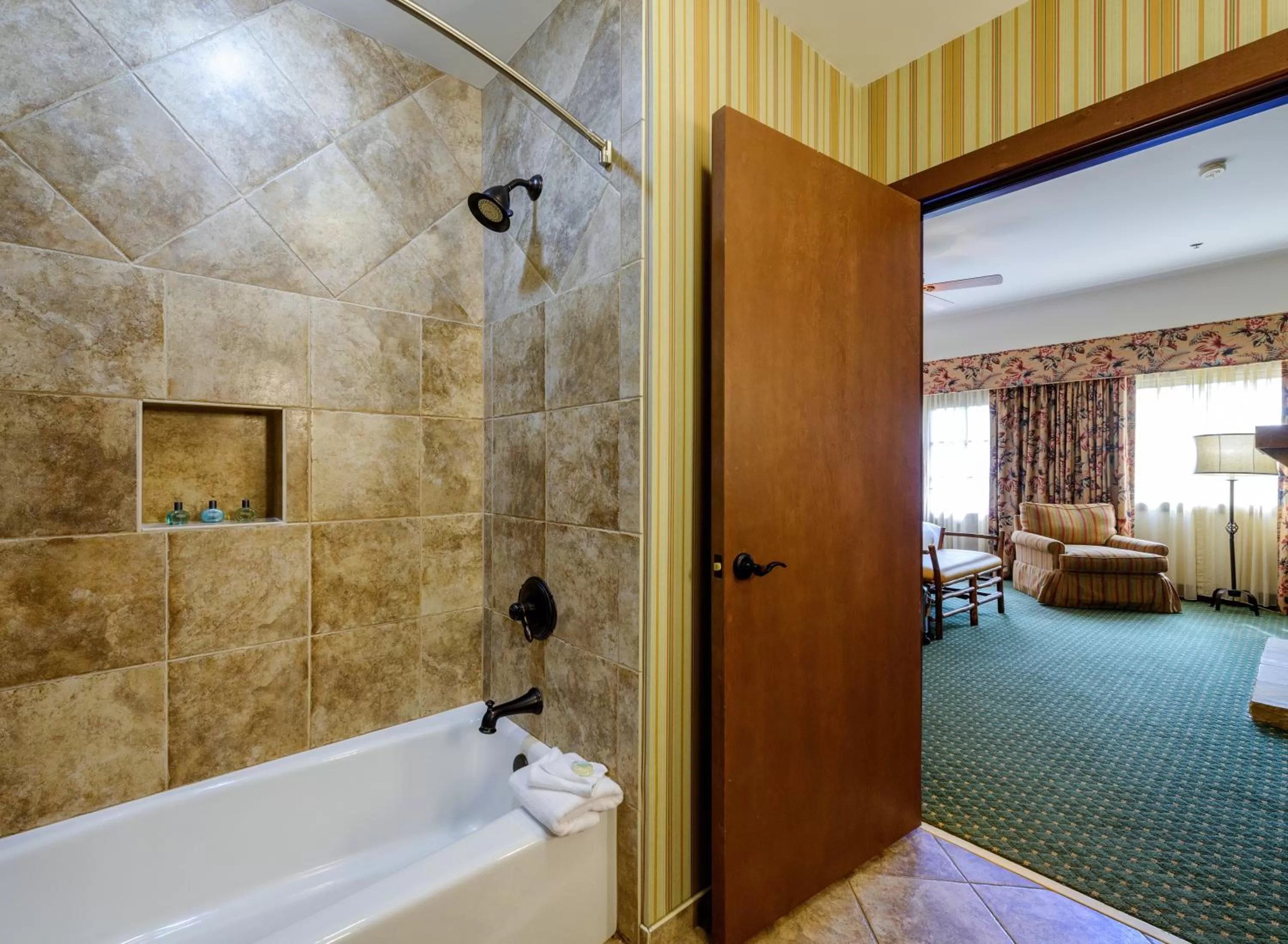 King Villa Room - No Pets Allowed in Lanier Islands Legacy Lodge