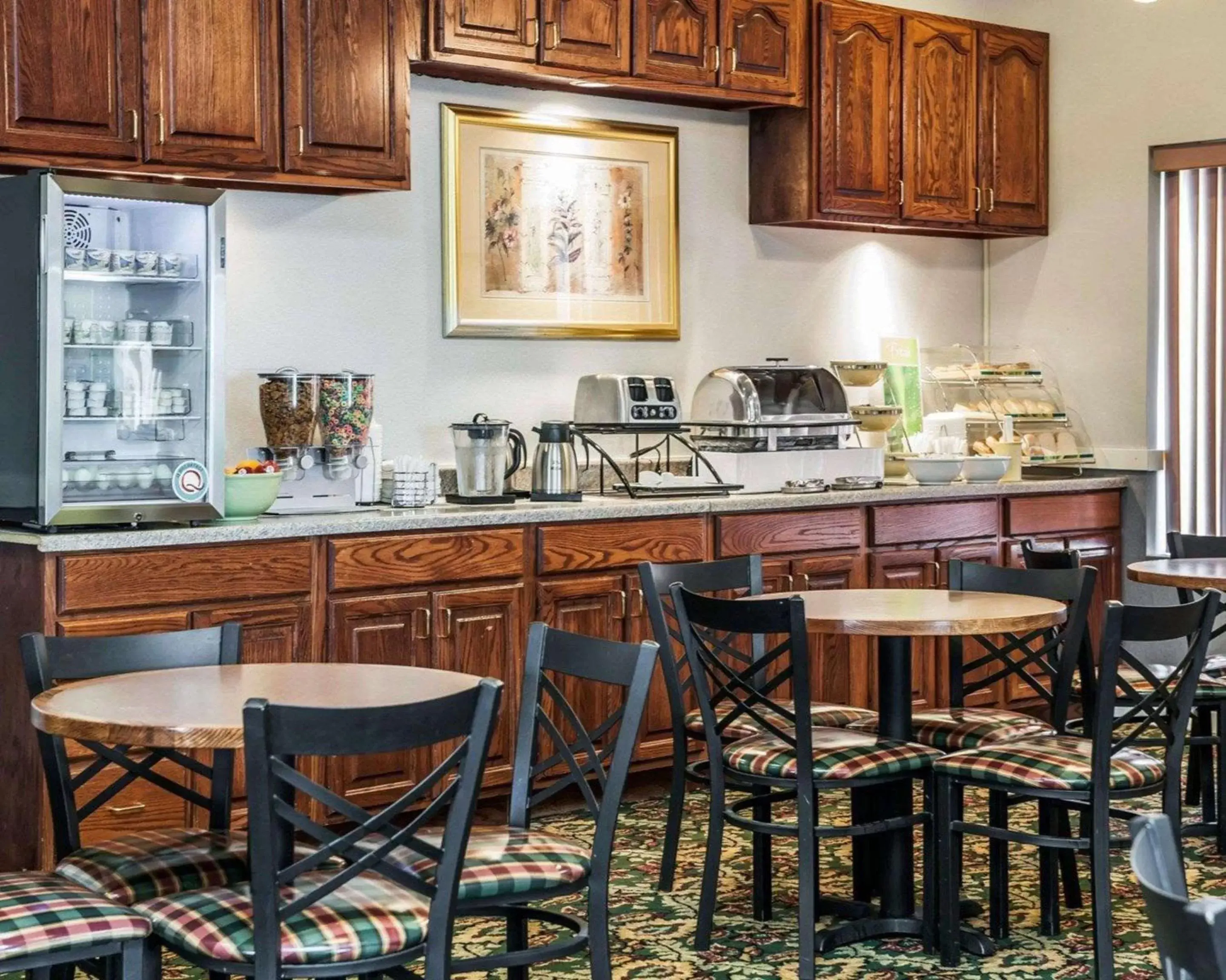 Restaurant/Places to Eat in Quality Inn Rochester