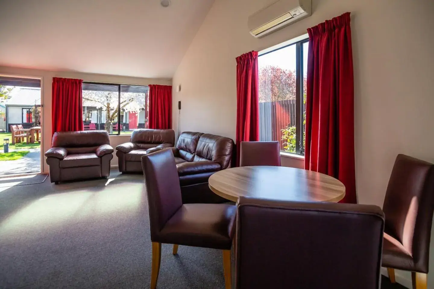 Lounge or bar, Seating Area in Christchurch Park Motel
