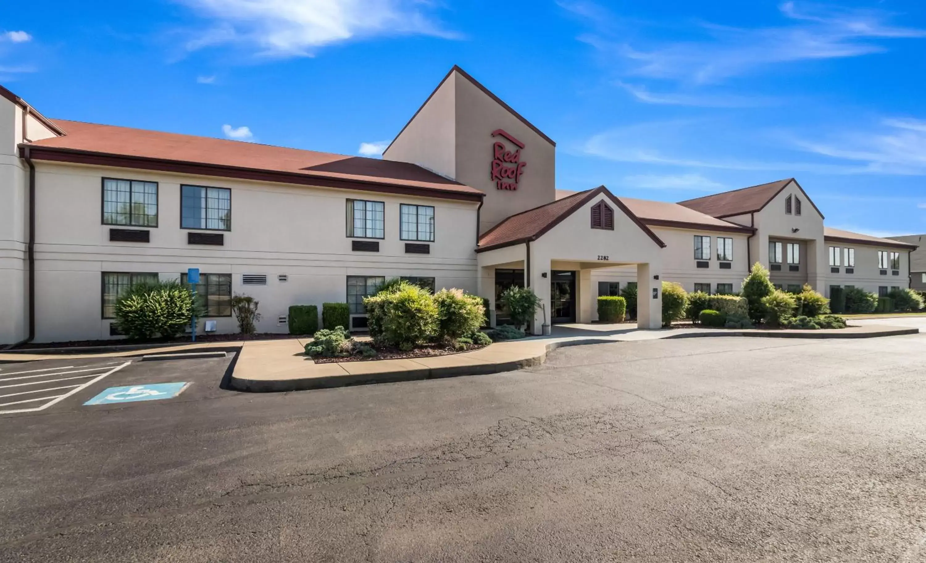 Property Building in Red Roof Inn Murfreesboro