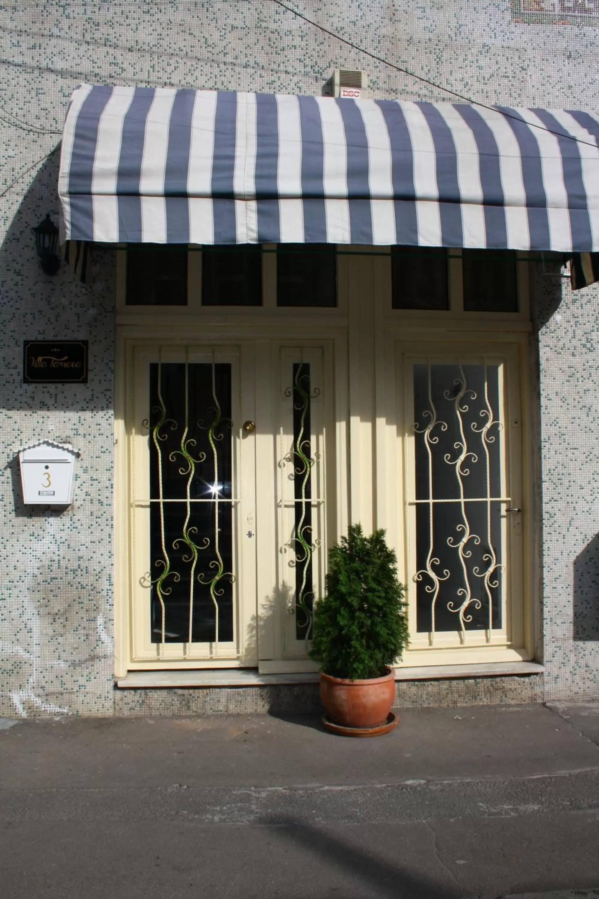 Facade/entrance in Villa Tamara