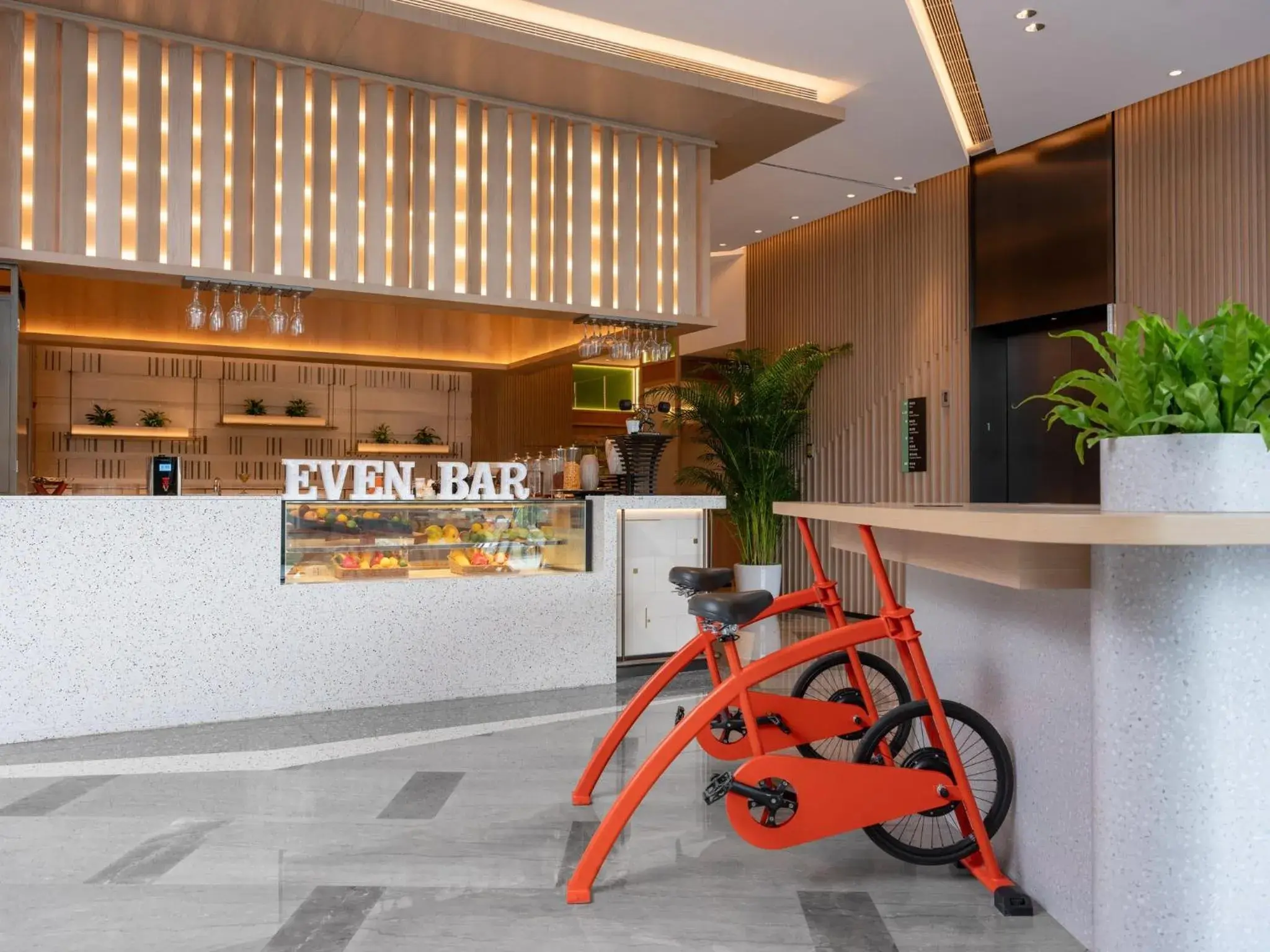 Restaurant/places to eat in EVEN Hotels Shenzhen Guangming Cloud Park, an IHG Hotel