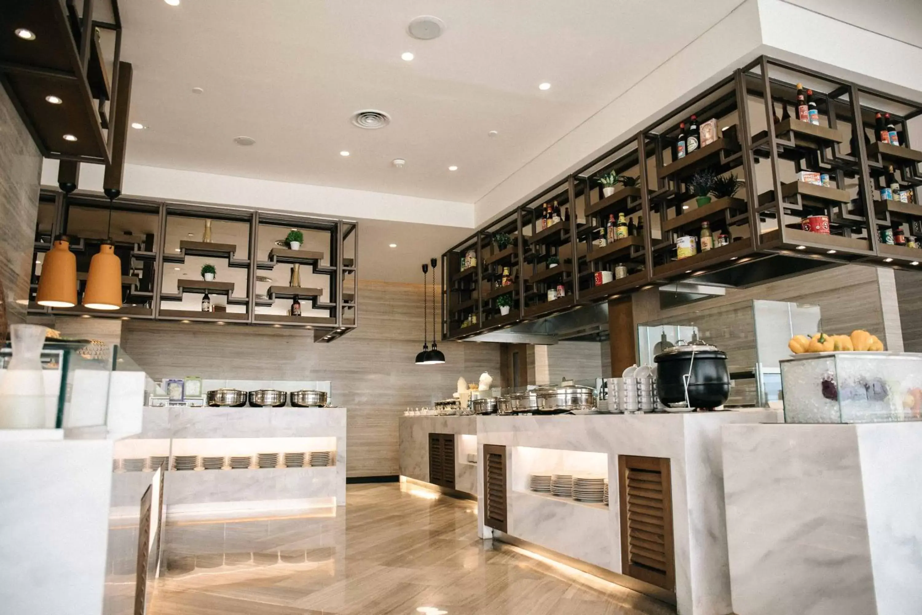 Restaurant/places to eat in Holiday Inn & Suites Jakarta Gajah Mada by IHG Restaurant/places to eat in Holiday Inn & Suites Jakarta Gajah Mada by IHG