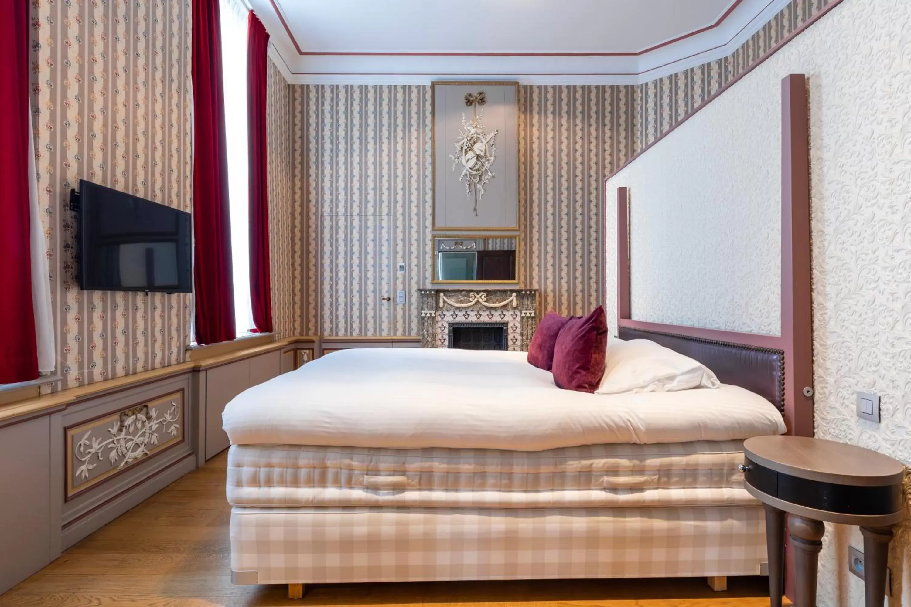 Bed in Van Der Valk Sélys Liège Hotel & Spa