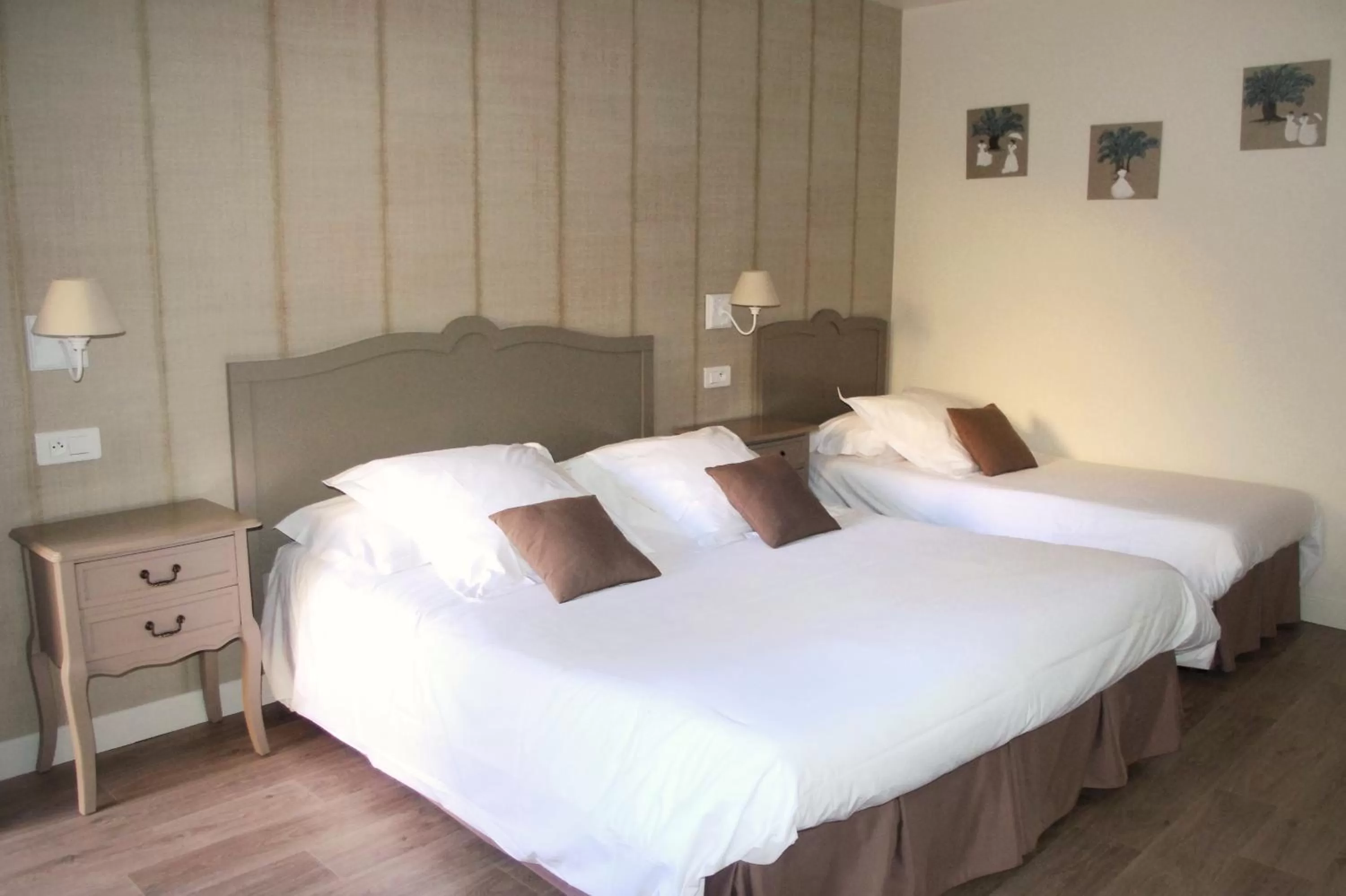 Photo of the whole room, Bed in Hotel Le Magnan