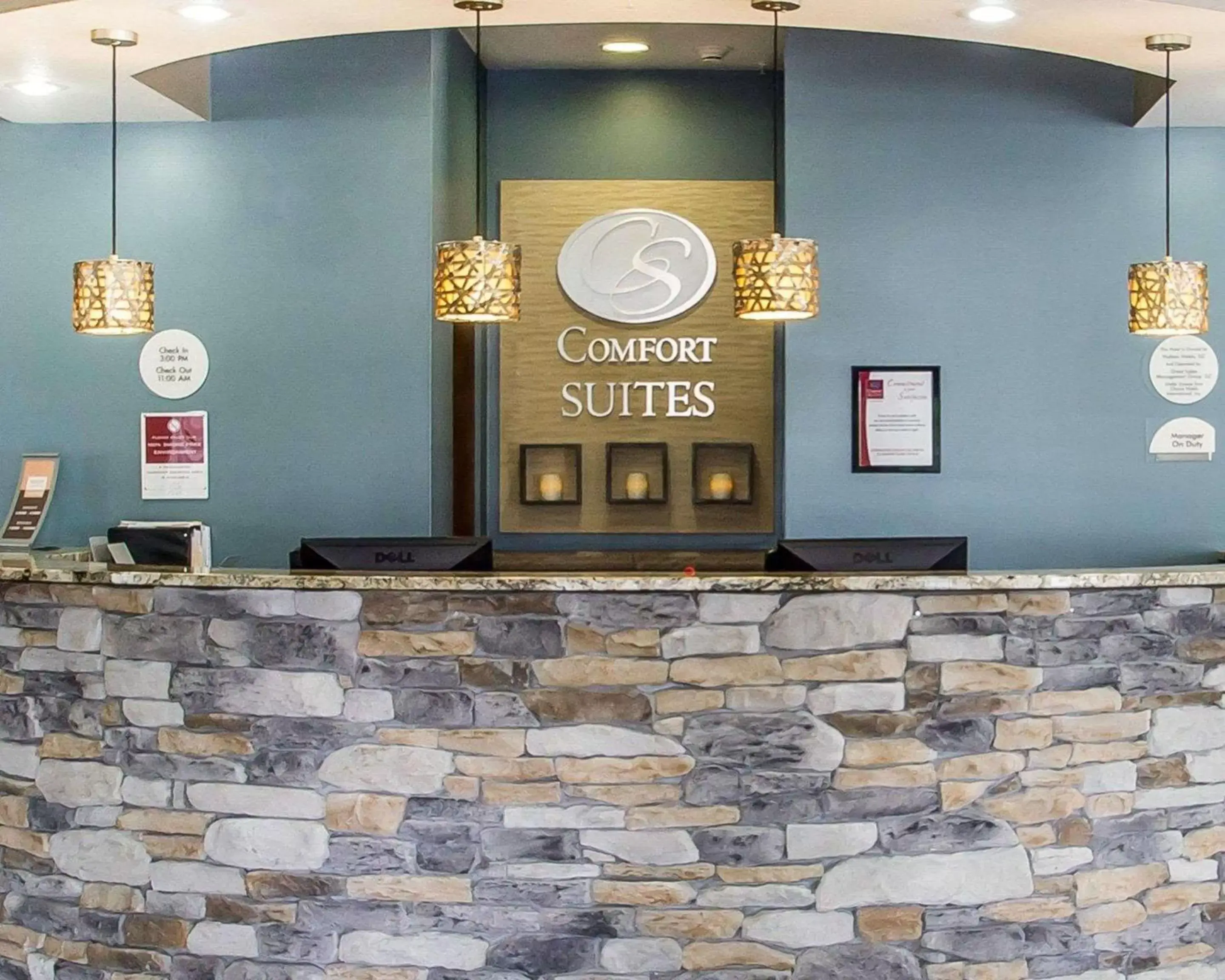Lobby or reception in Comfort Suites Hudson I-94