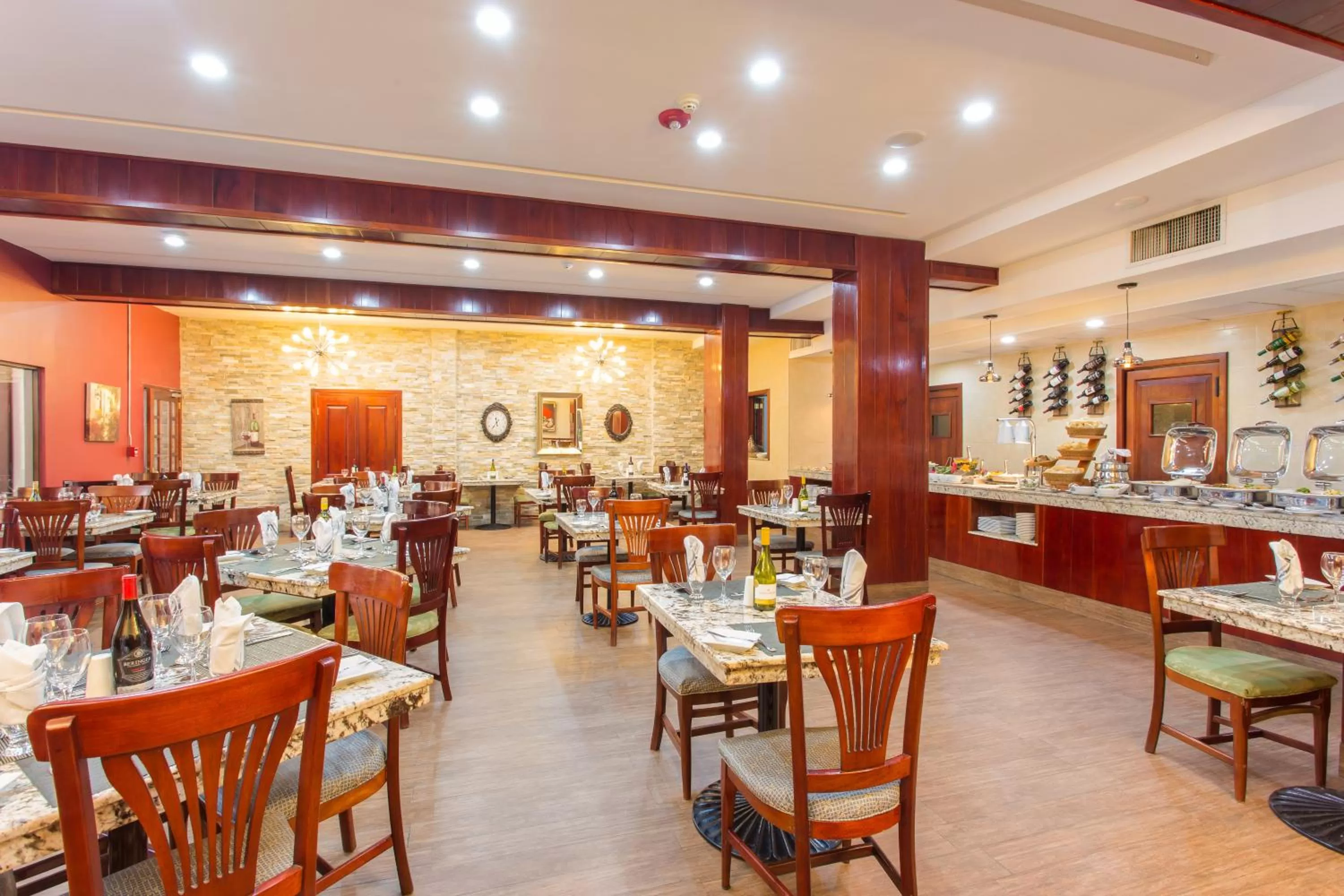 Restaurant/places to eat in Best Western Plus Belize Biltmore Plaza