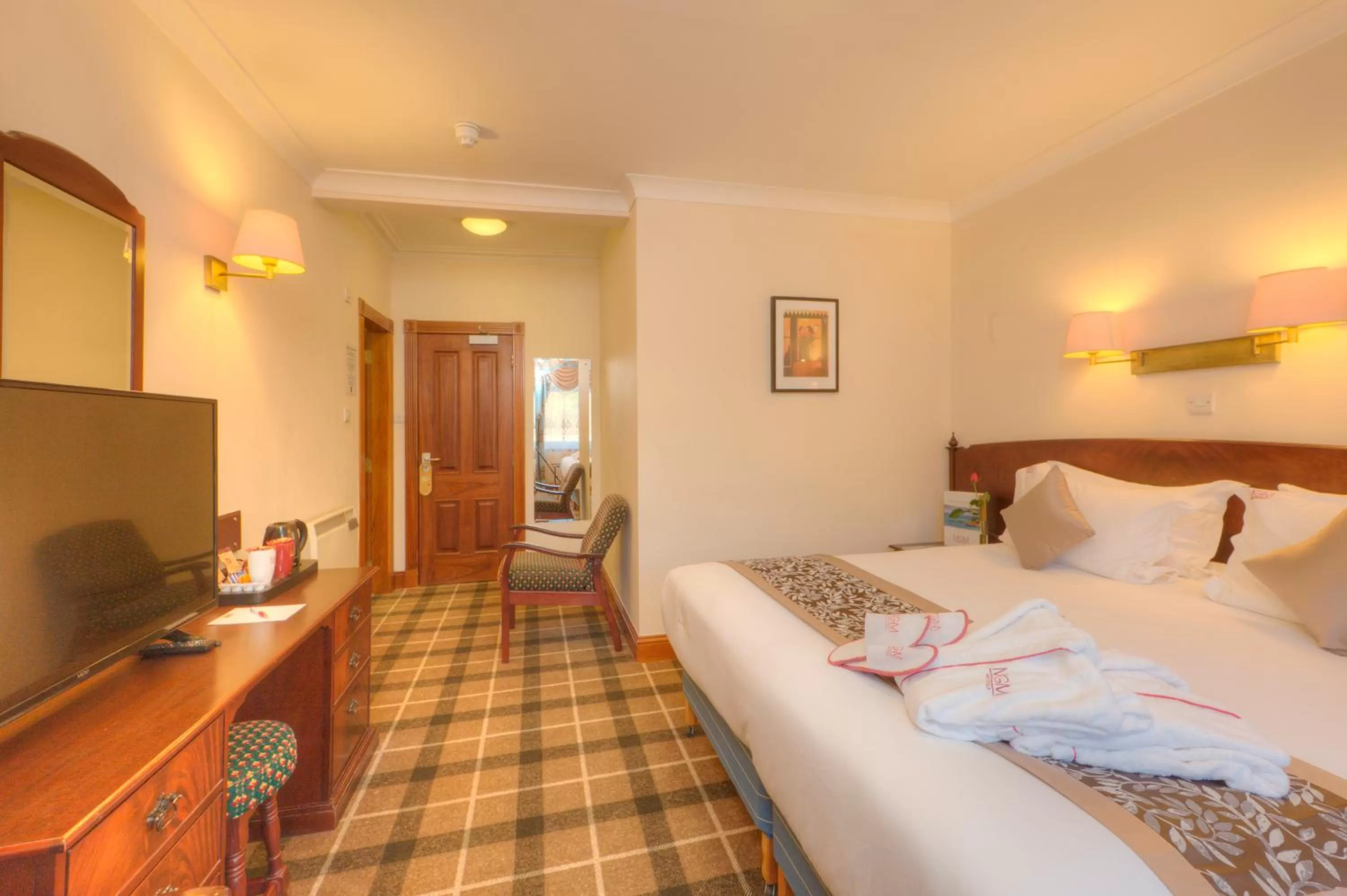 Bedroom, Bed in Muthu Alexandra Hotel