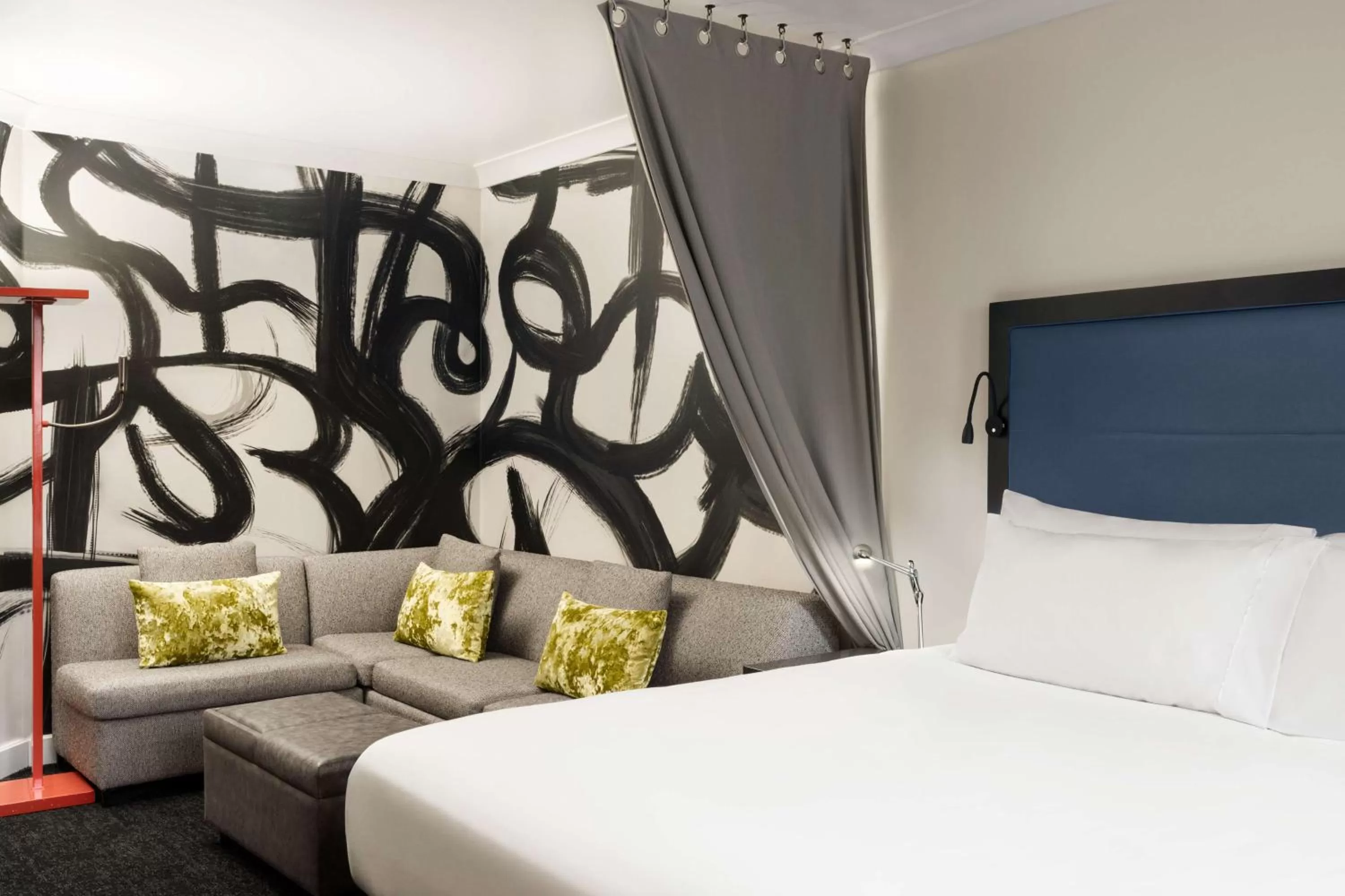 Bed in Hilton Motif Seattle