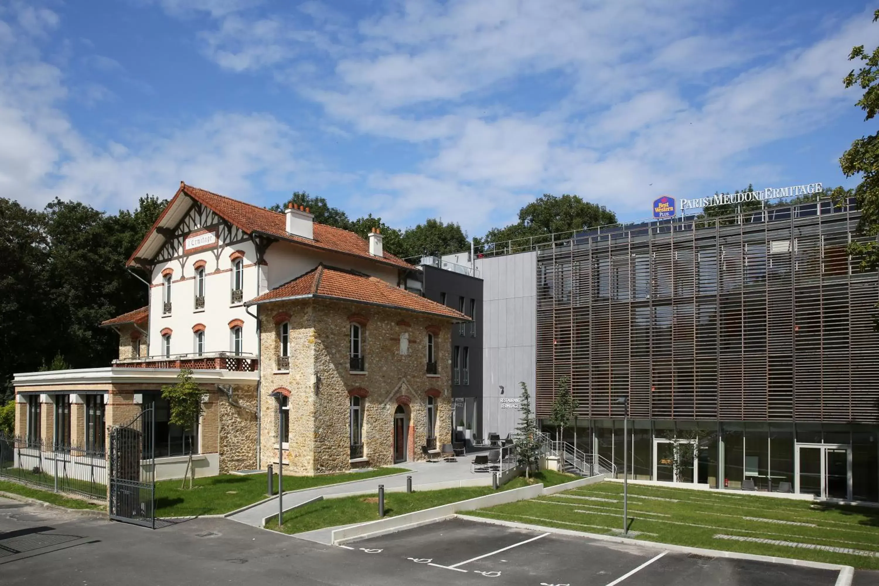 Facade/entrance, Property Building in Best Western Plus Paris Meudon Ermitage