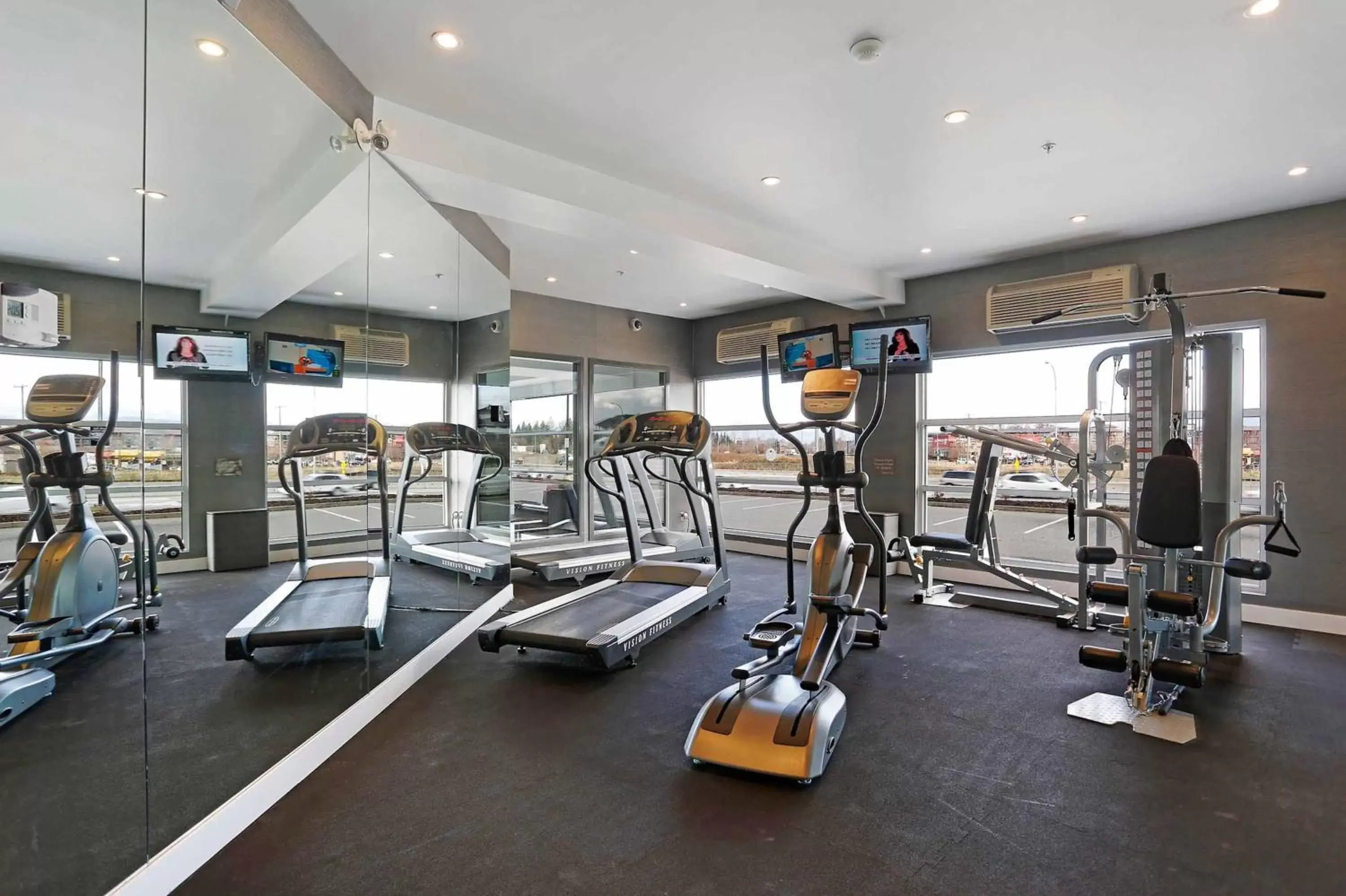 Fitness centre/facilities, Fitness Center/Facilities in Sandman Signature Langley Hotel