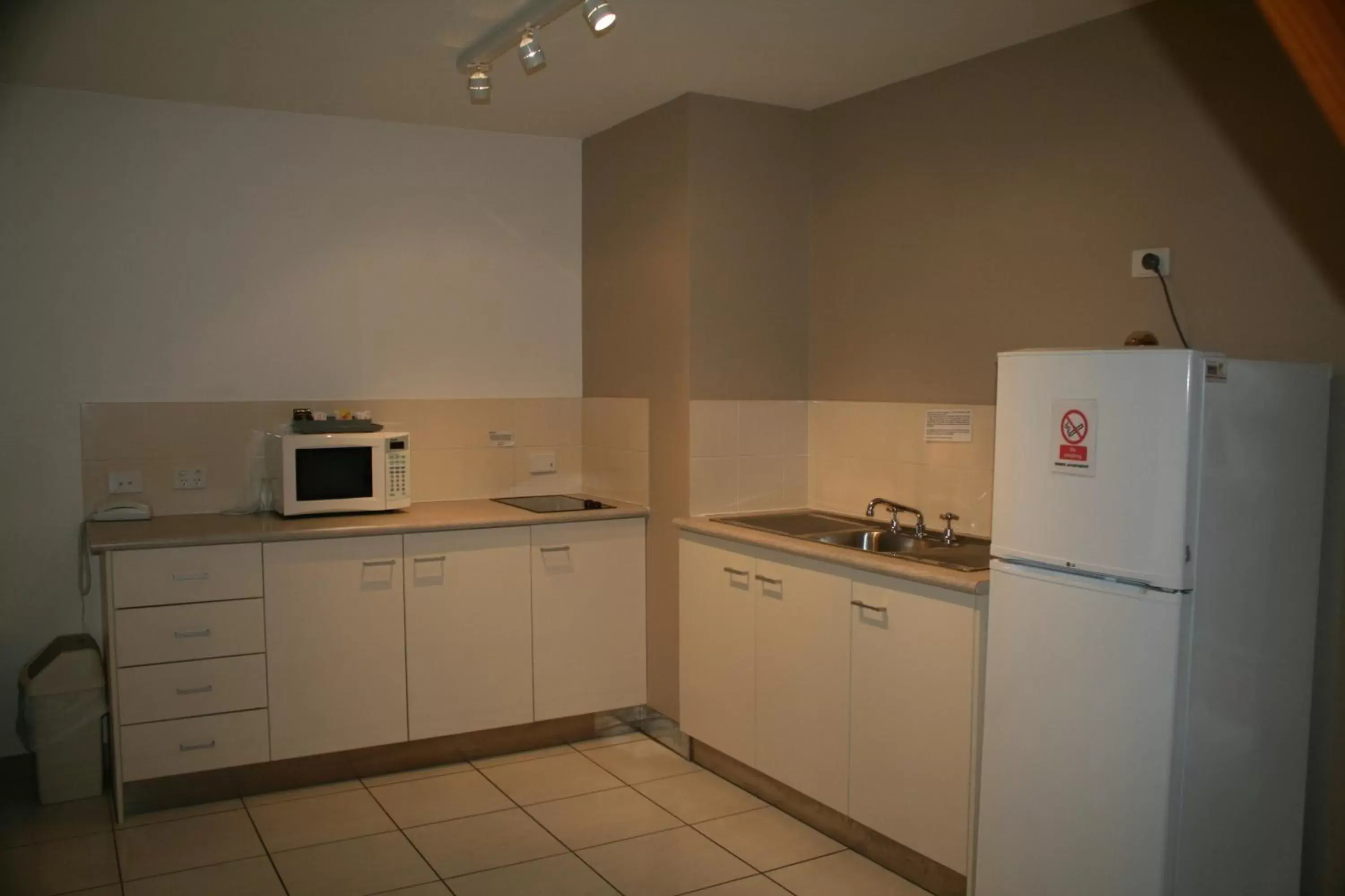 Kitchen or kitchenette, Kitchen/Kitchenette in Nelson Bay Breeze