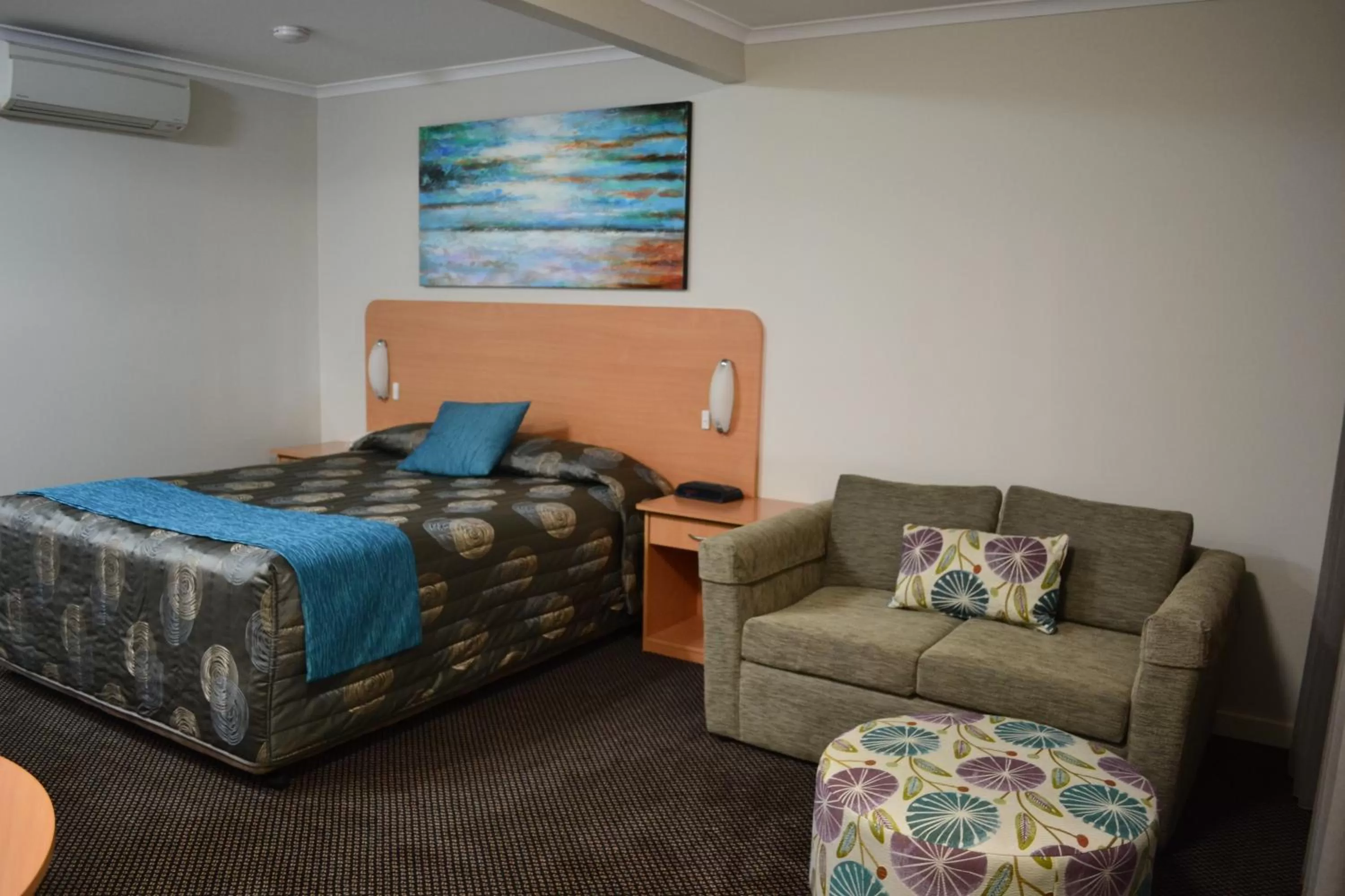 Bedroom, Bed in Cattlemans Country Motor Inn & Serviced Apartments