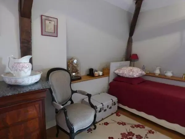 Bedroom, Seating Area in La Jariette