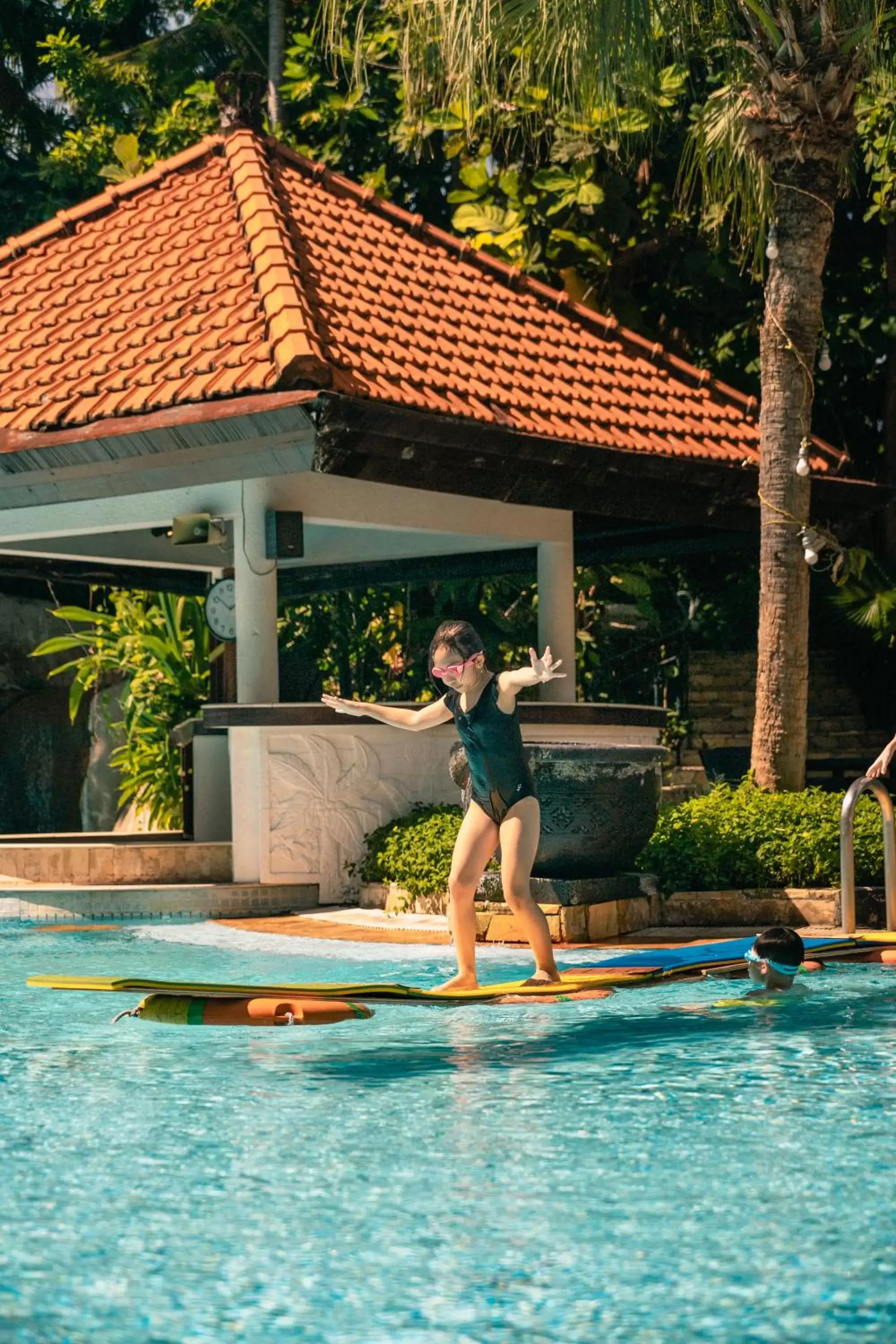 Activities, Swimming Pool in Shangri-la Surabaya