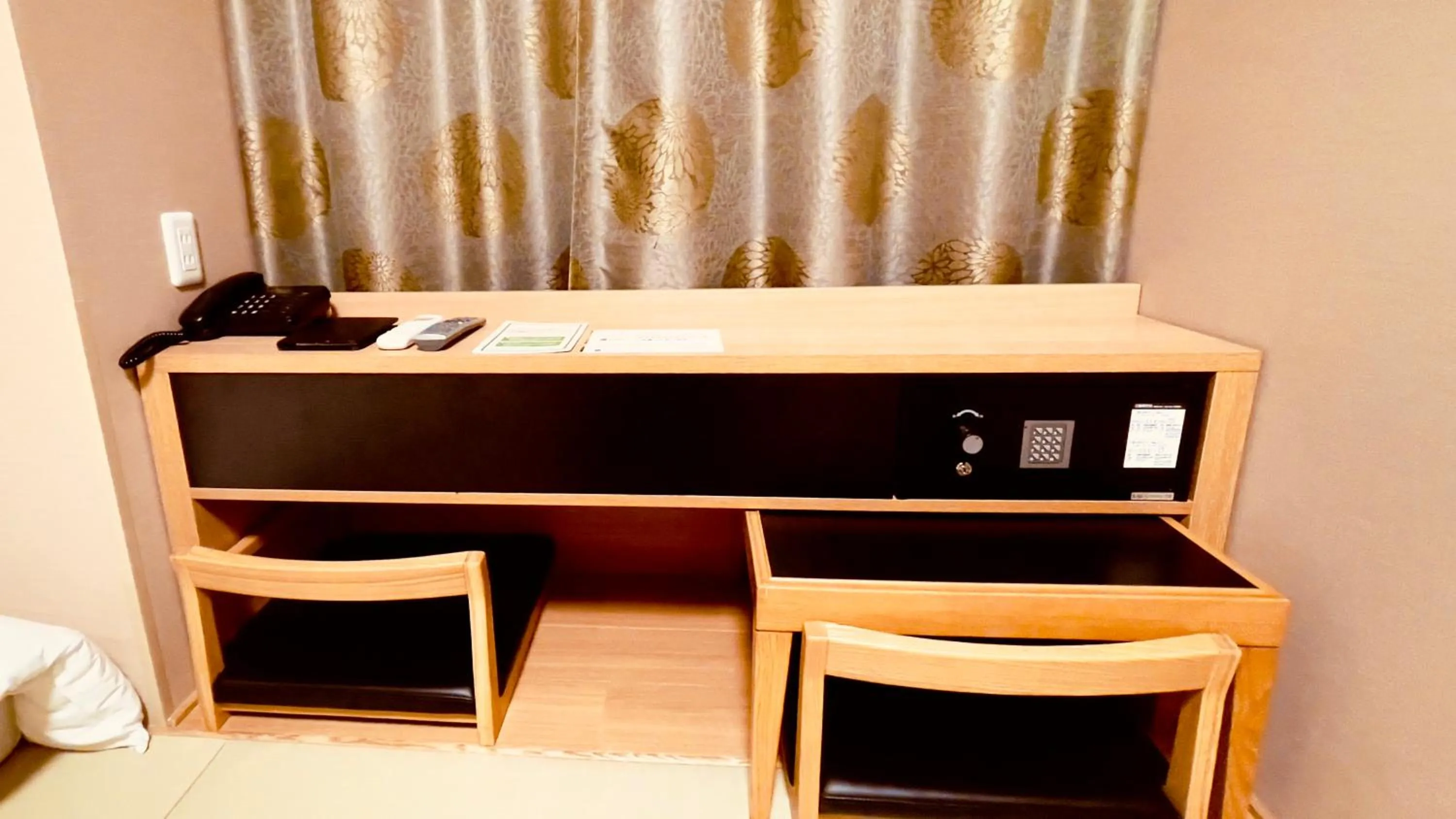 hair dresser in Dormy Inn Premium Tokyo Kodenmacho