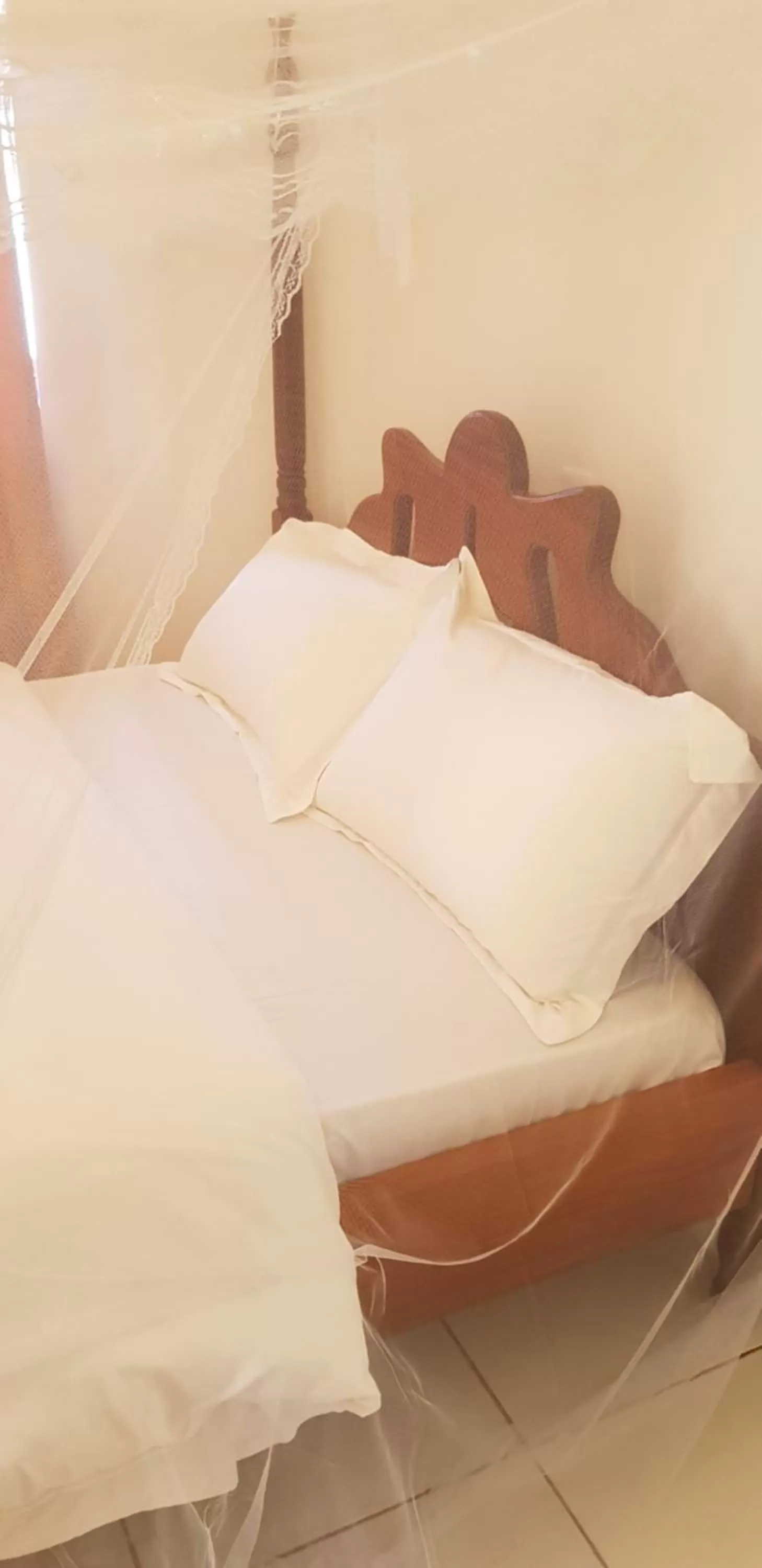 Bed in Northern Pearl