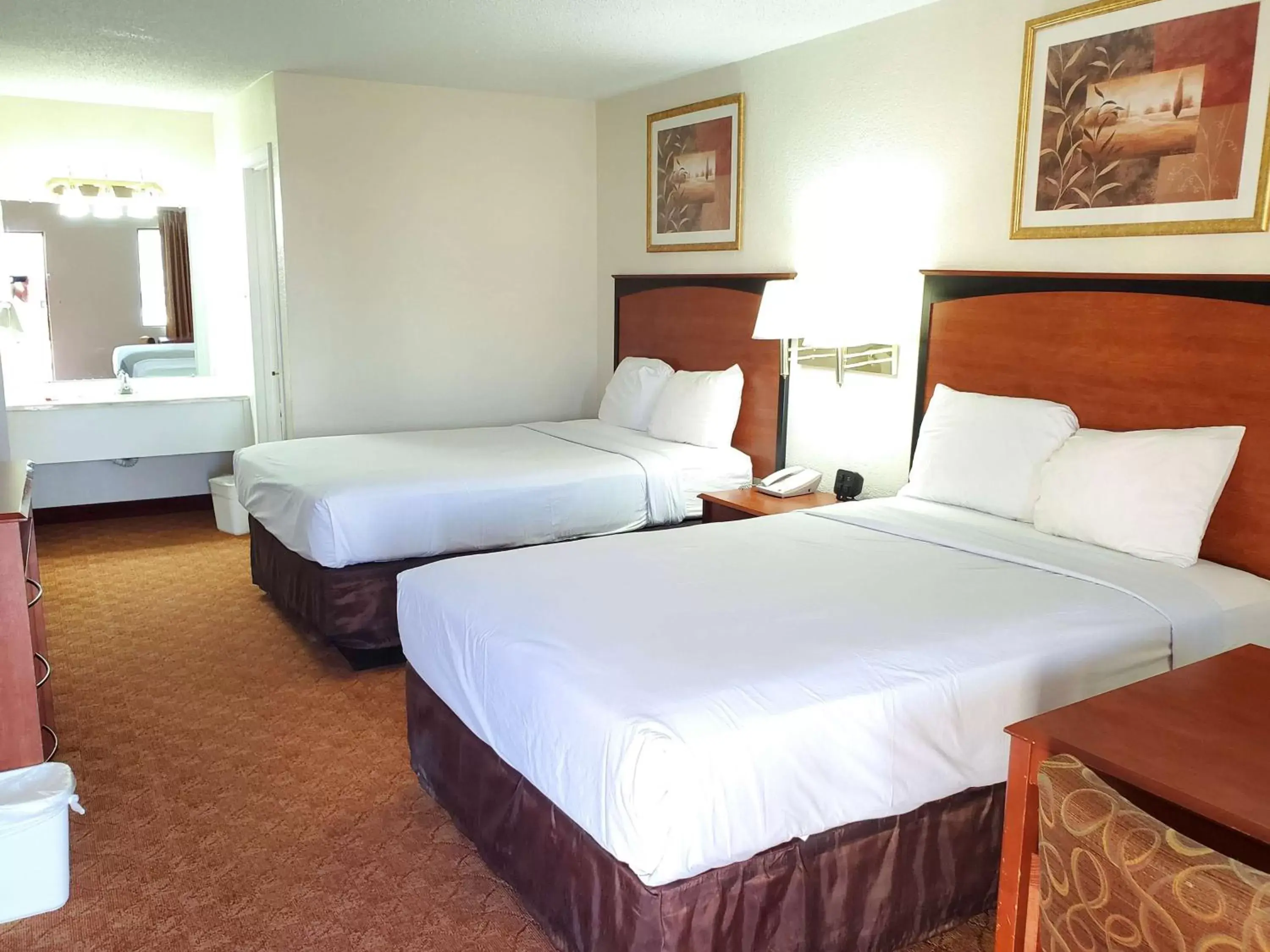 Photo of the whole room, Bed in Motel 6 Shamrock TX Photo of the whole room, Bed in Motel 6 Shamrock TX