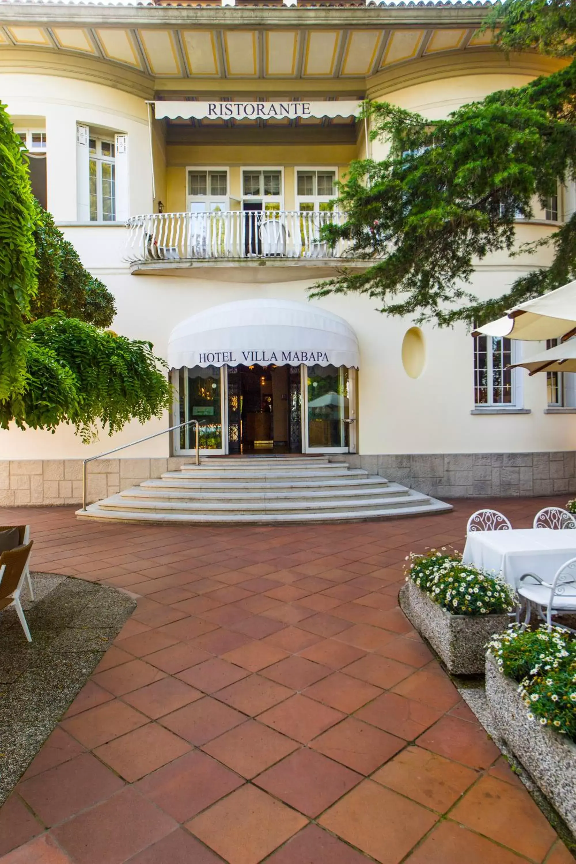 Facade/entrance, Property Building in Hotel Villa Mabapa
