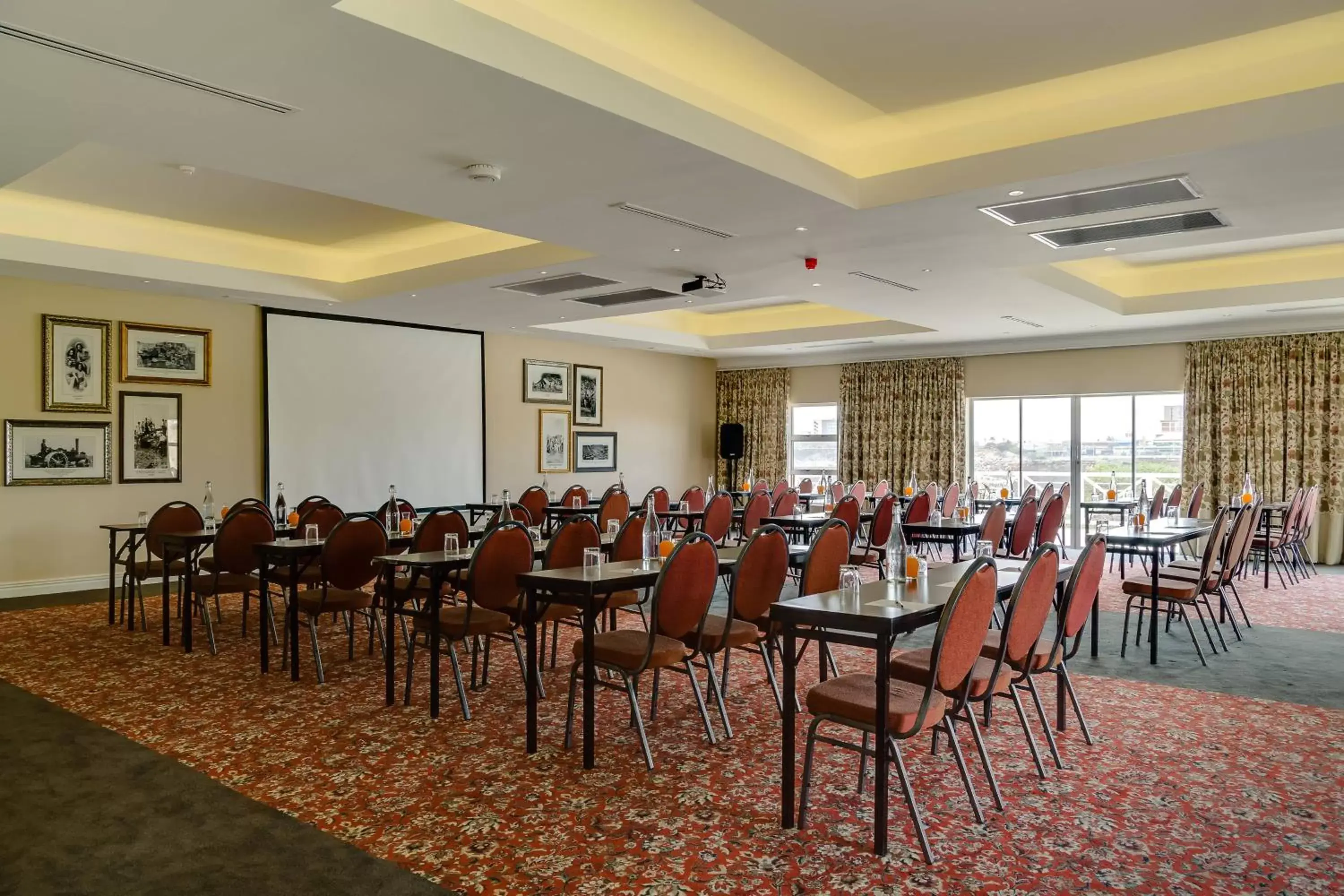 Meeting/conference room, Restaurant/Places to Eat in Protea Hotel by Marriott Kimberley