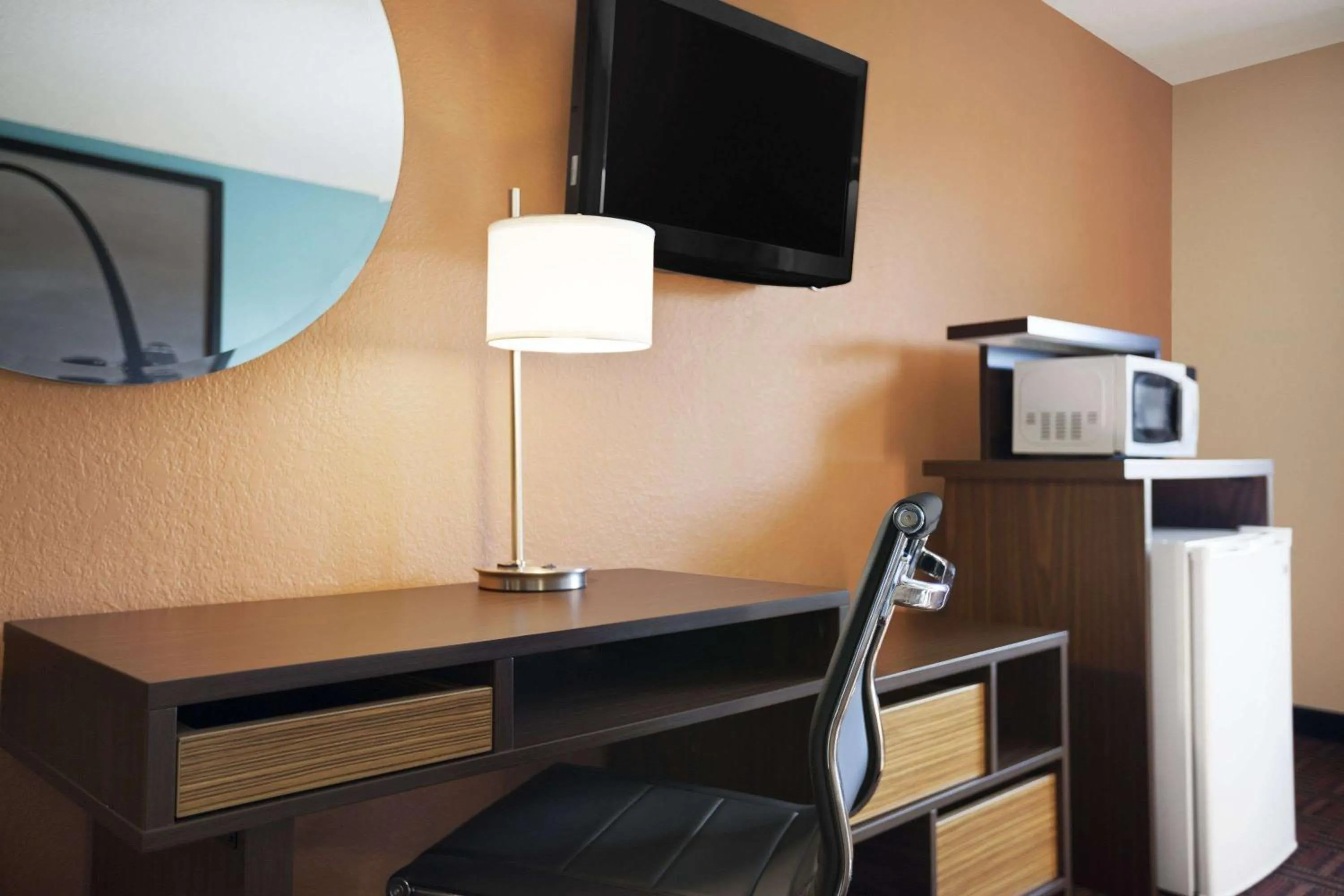 Photo of the whole room in Super 8 by Wyndham Collinsville St. Louis