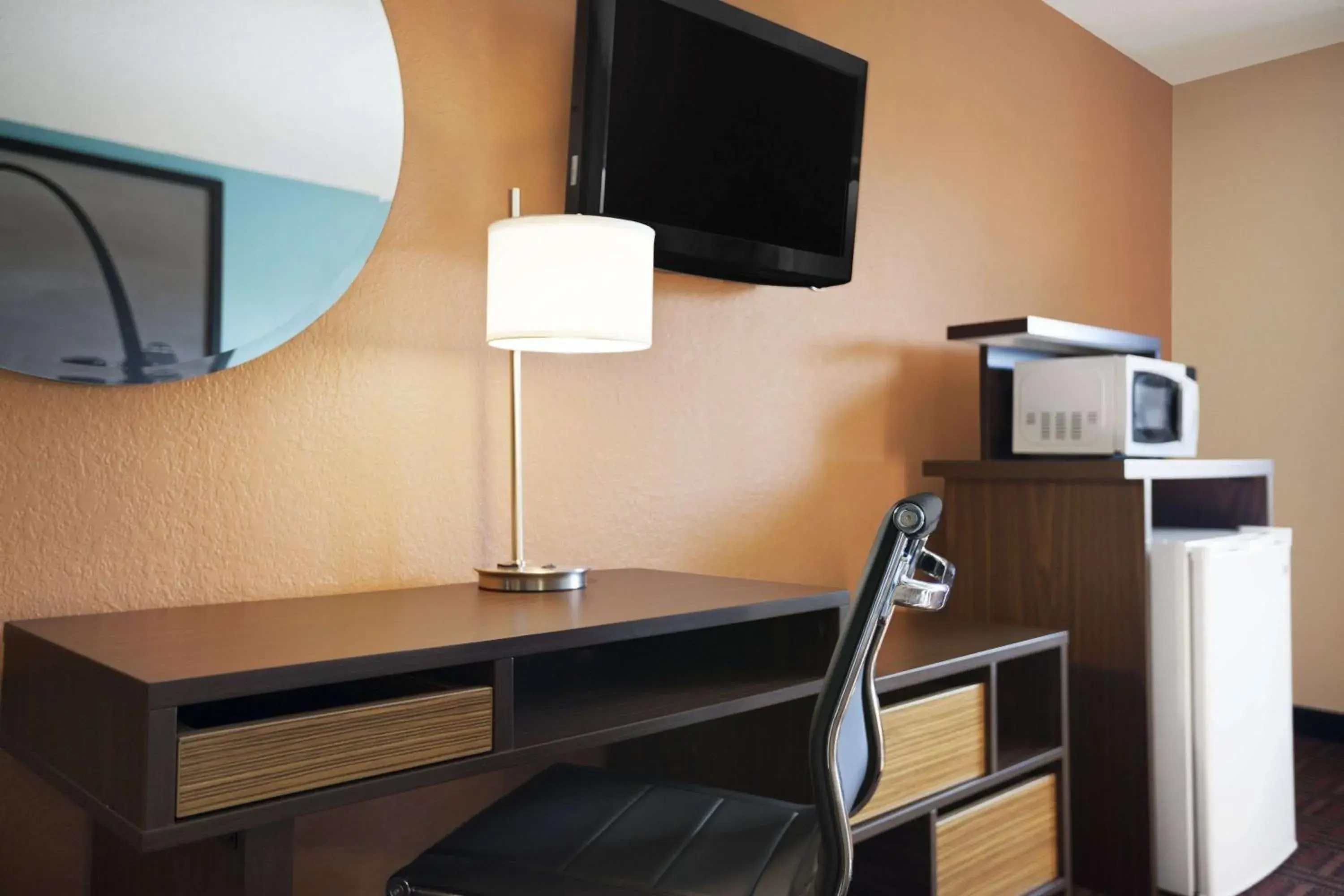 Queen Room with Two Queen Beds - Smoking in Super 8 by Wyndham Collinsville St. Louis Queen Room with Two Queen Beds - Smoking in Super 8 by Wyndham Collinsville St. Louis