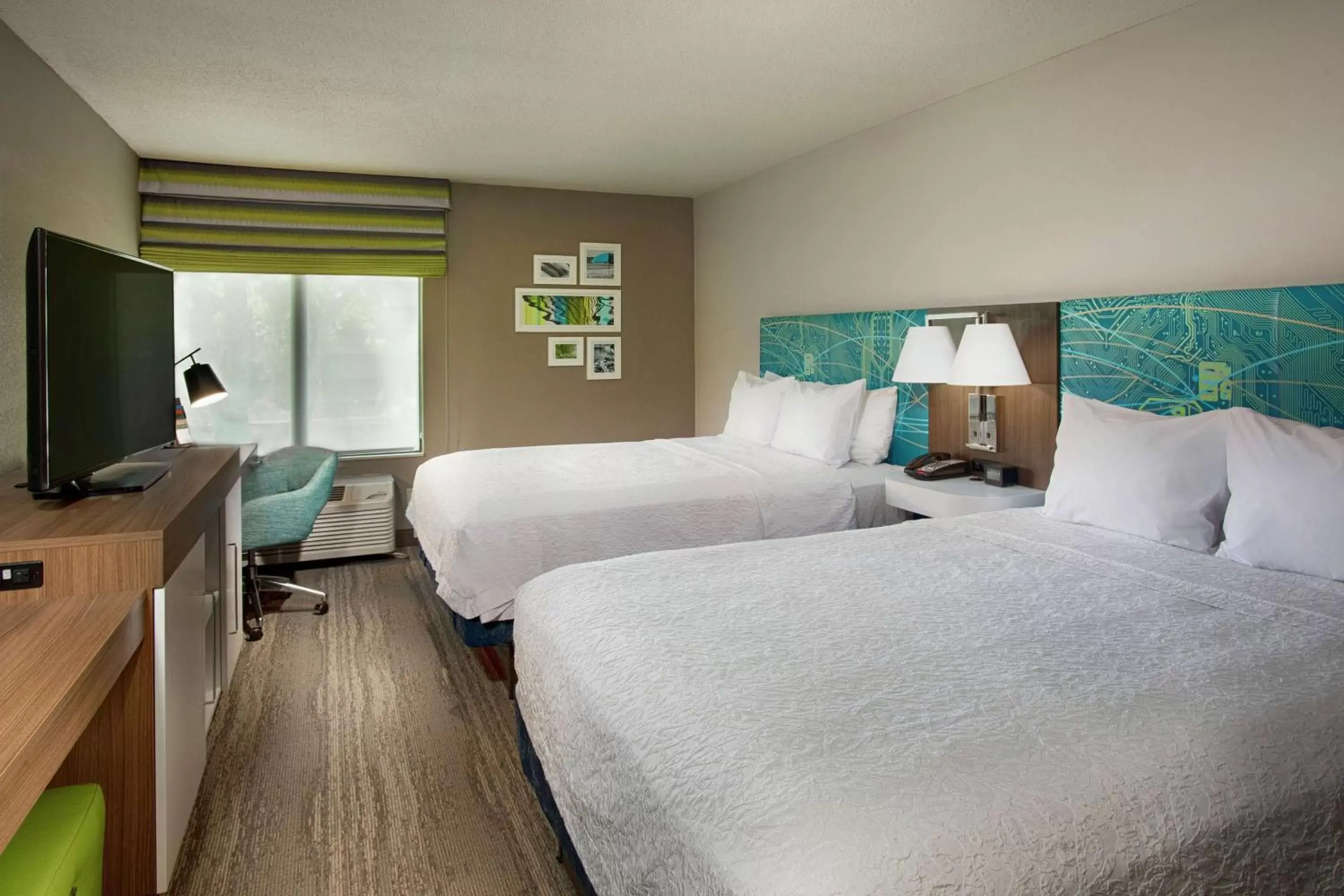 Bedroom, Bed in Hampton Inn Hilton Head