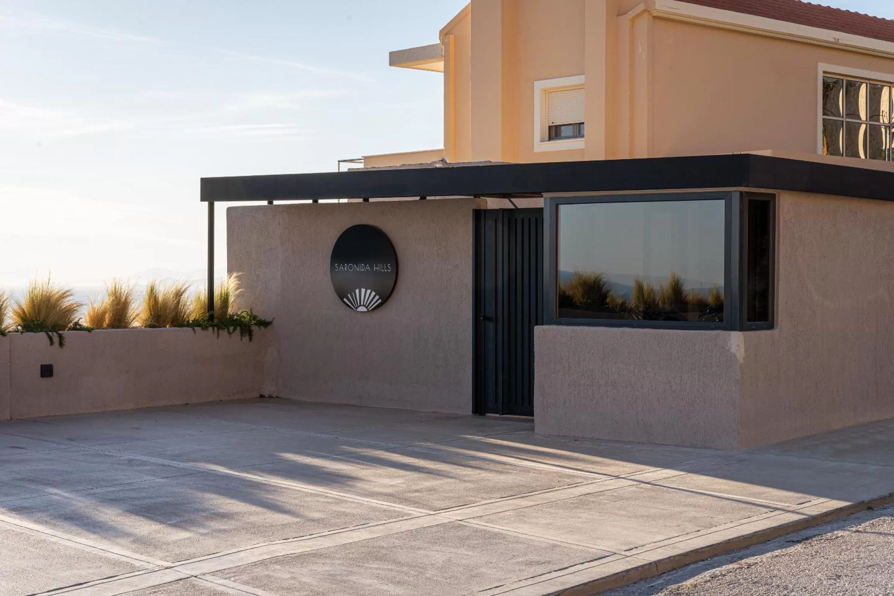 Property building in Saronida Hills