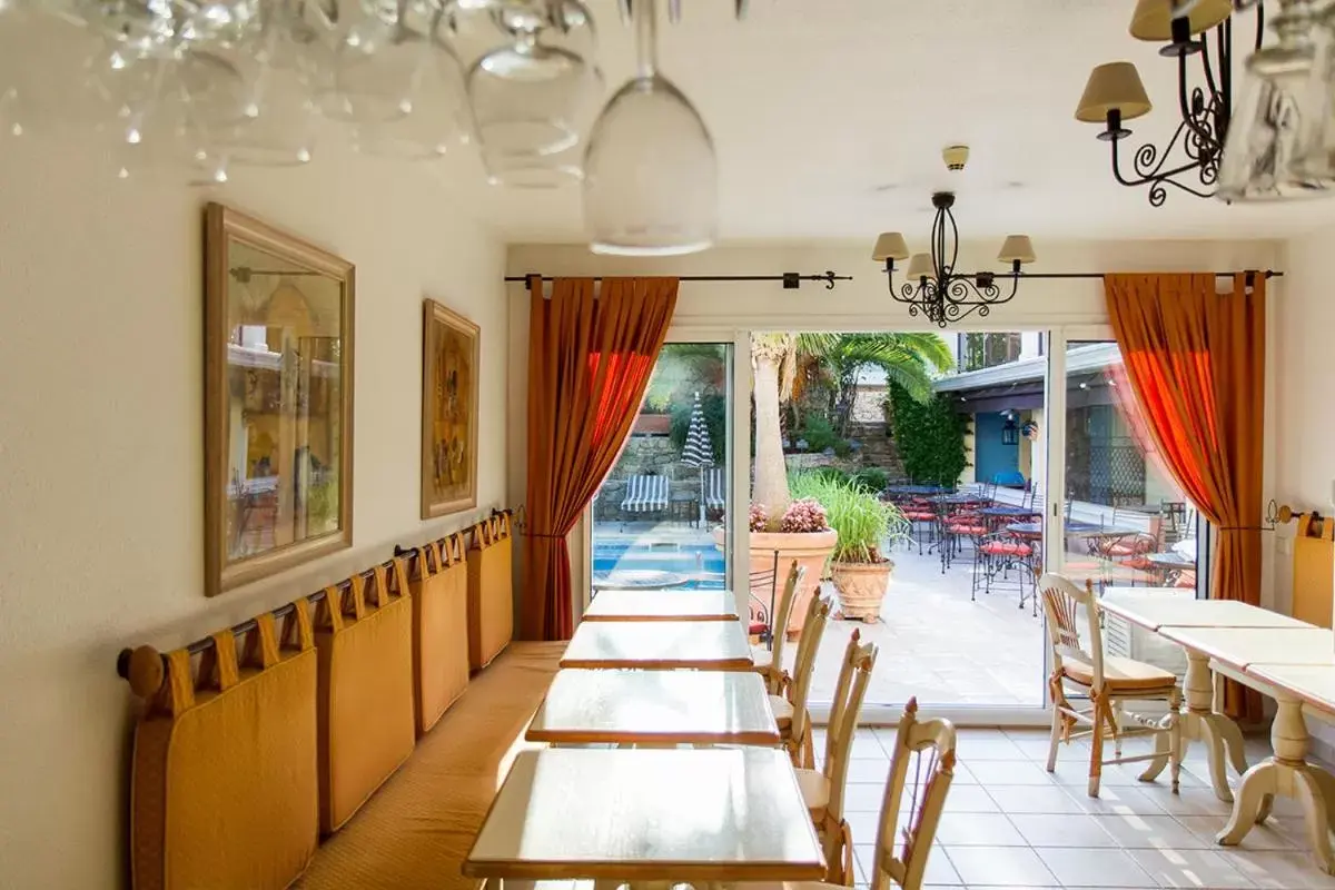 Lounge or bar, Restaurant/Places to Eat in La Bastide de Valbonne