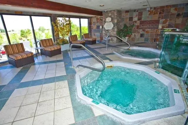 Swimming Pool in Carson Valley Inn