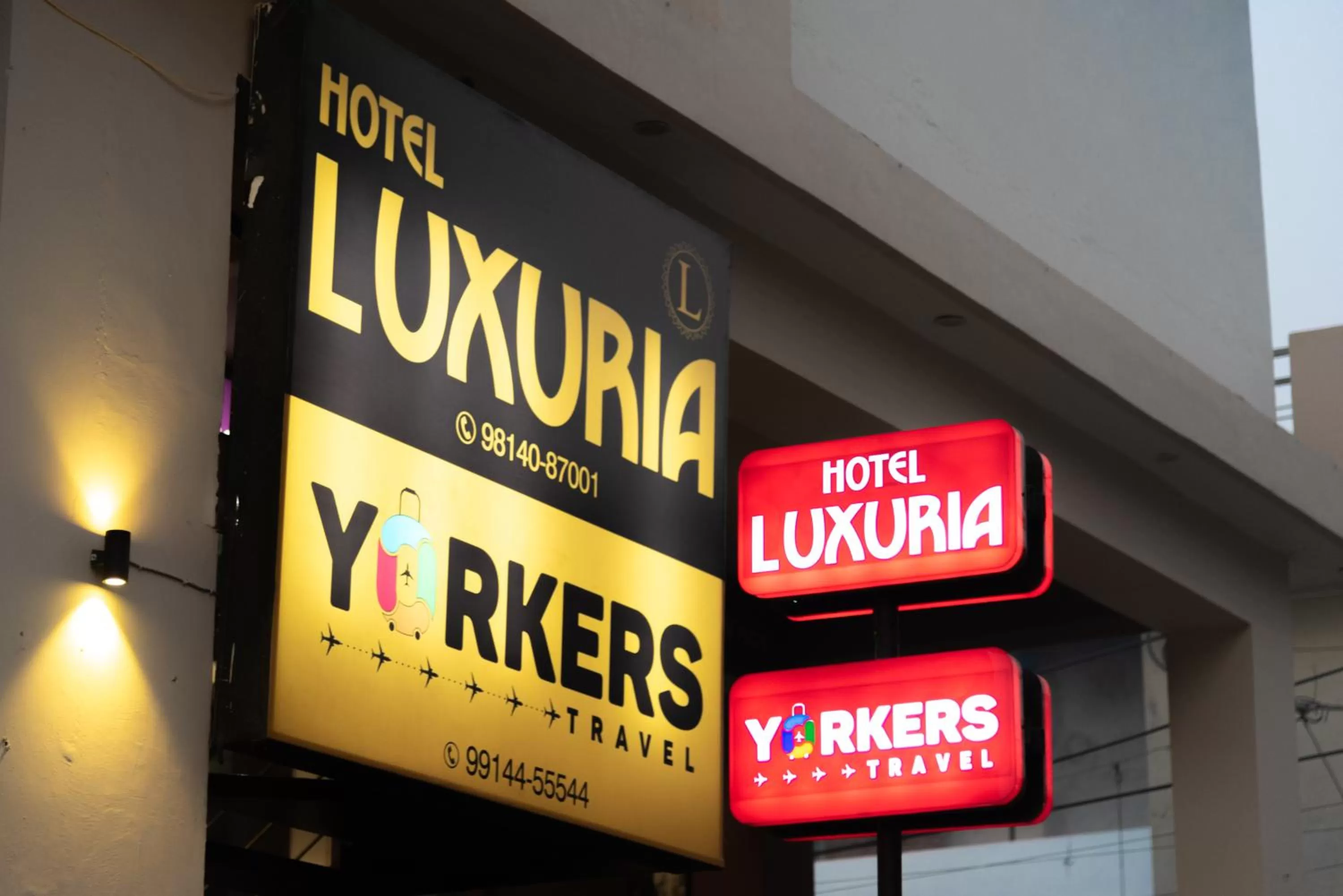 Property building in Hotel Luxuria