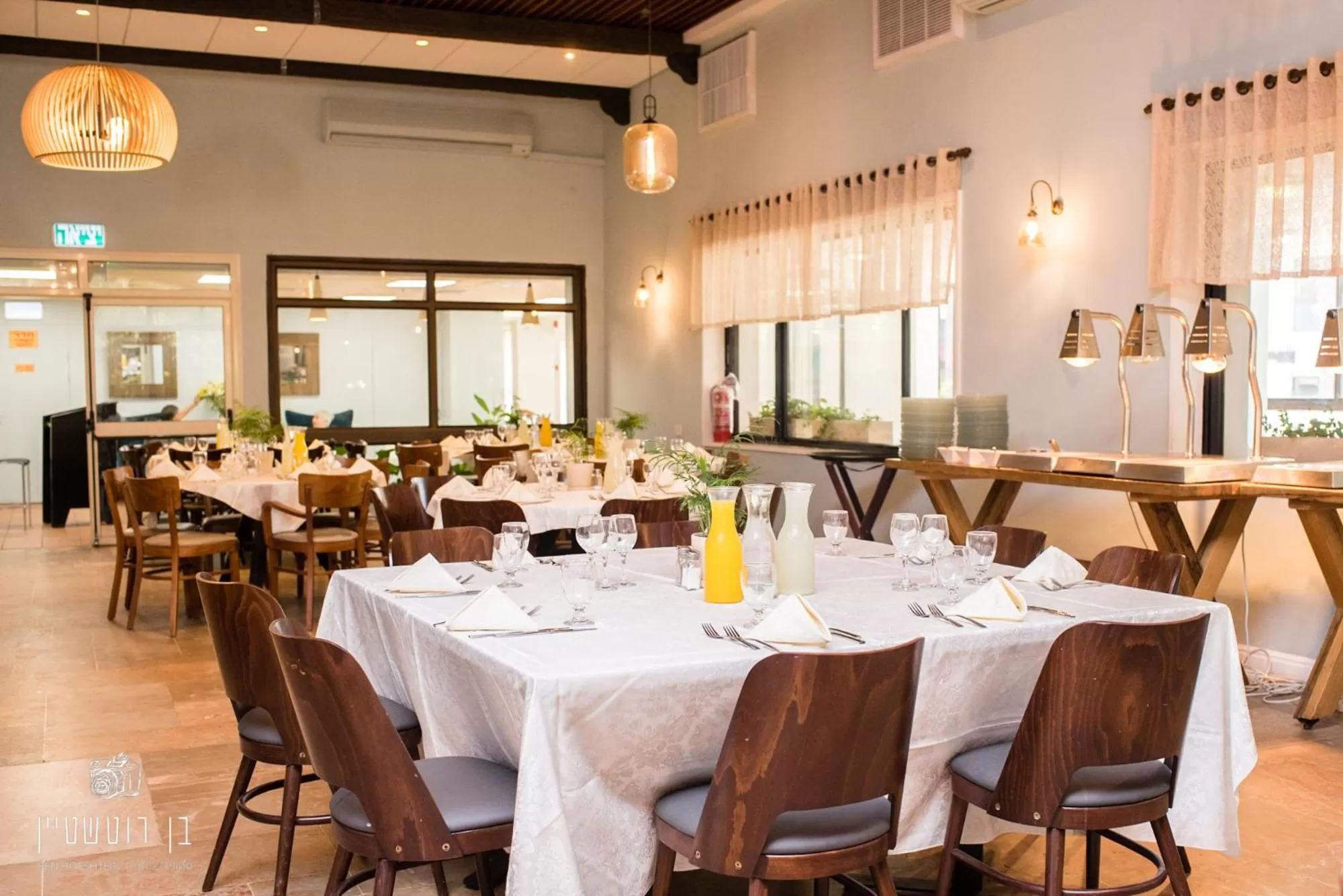 Restaurant/places to eat in Eden Inn