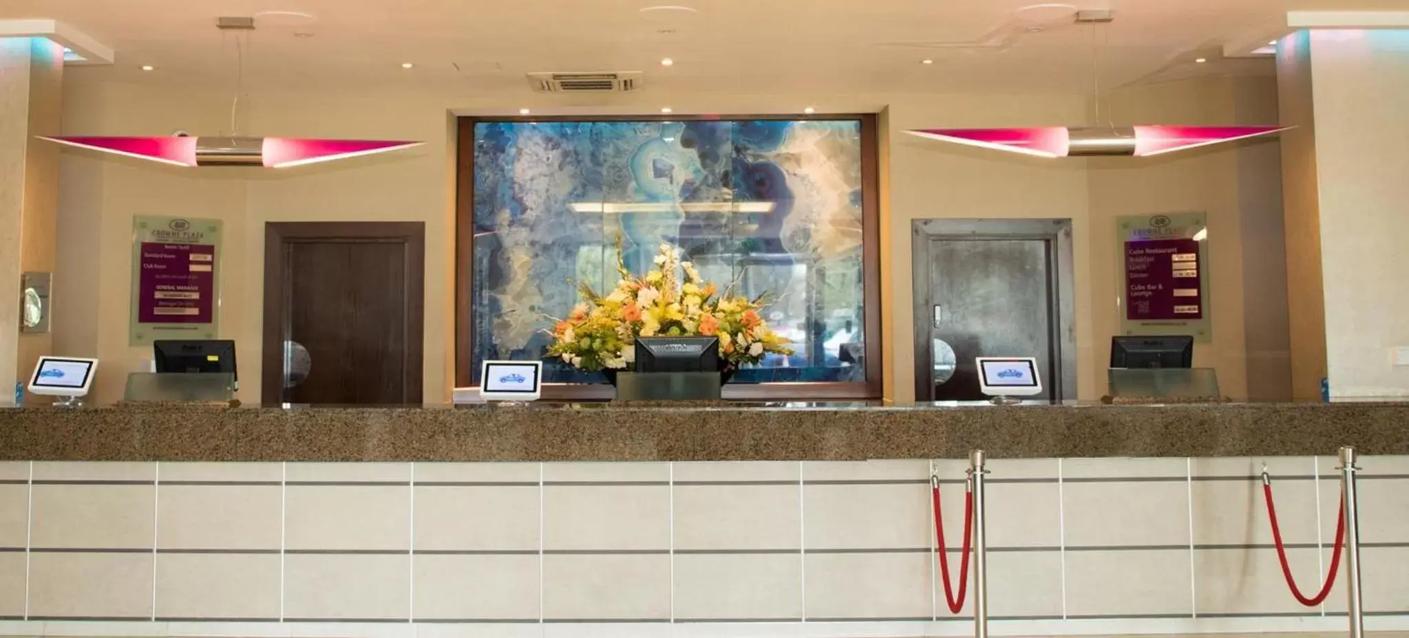 Lobby or reception, Lobby/Reception in Crowne Plaza London - Gatwick Airport, an IHG Hotel