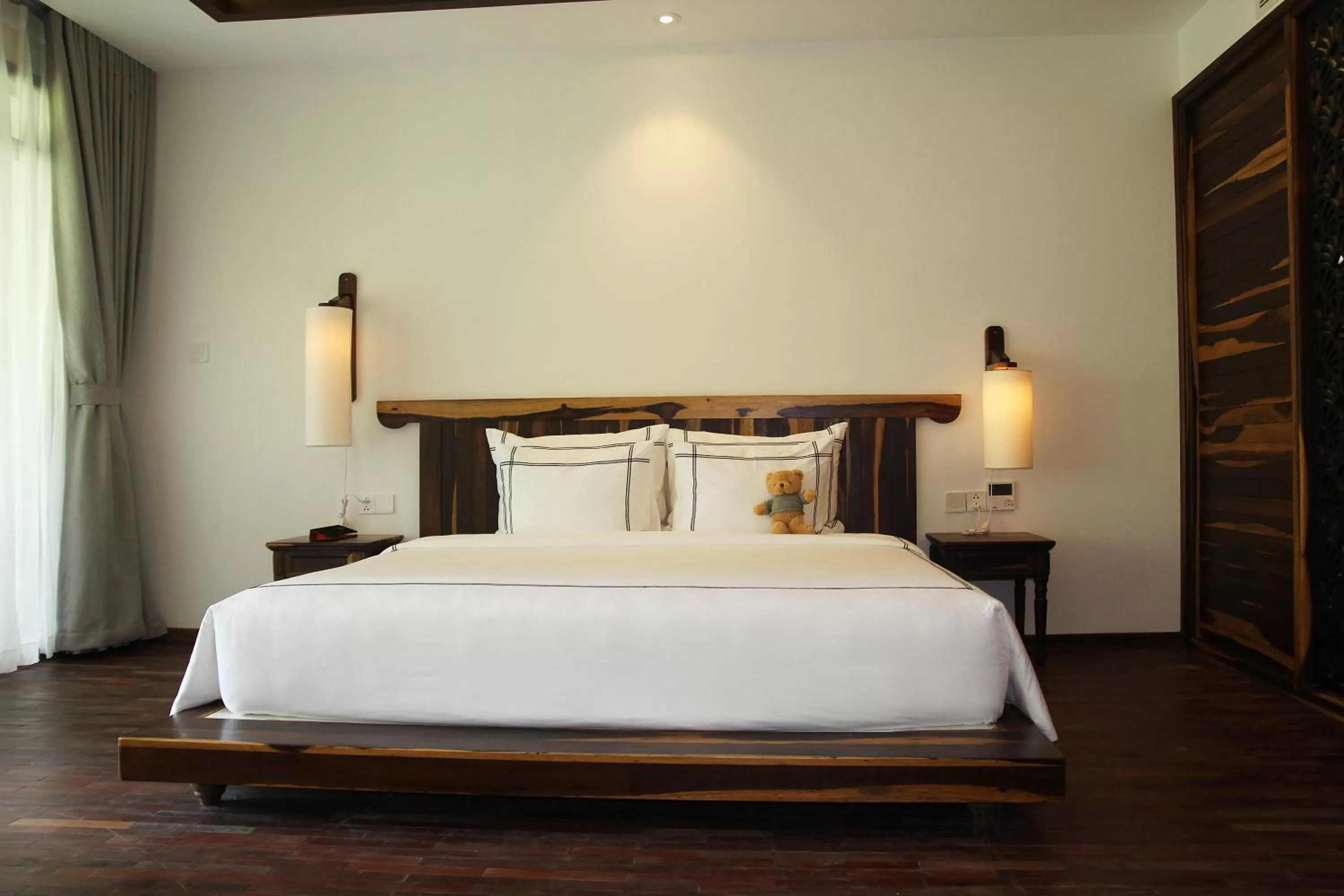 Bed in Alibu Resort Nha Trang