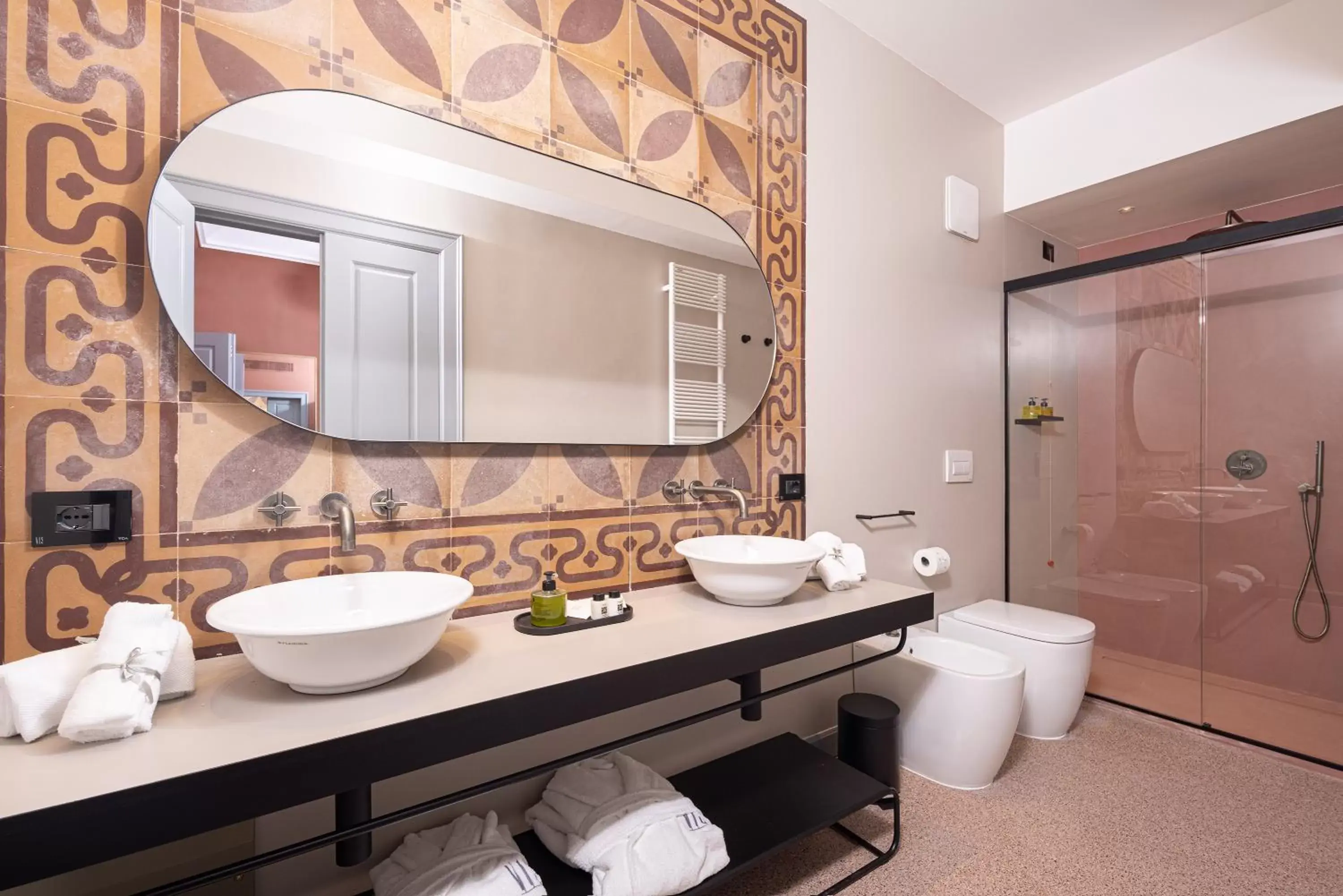 Shower, Bathroom in VIS Urban Suites&Spa