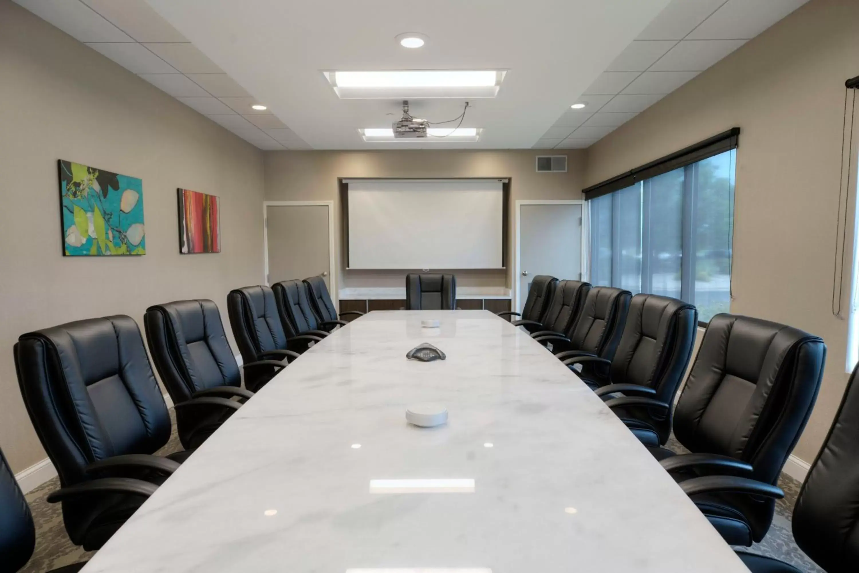 Meeting/conference room in Holiday Inn Express Janesville-I-90 & US Highway 14, an IHG Hotel