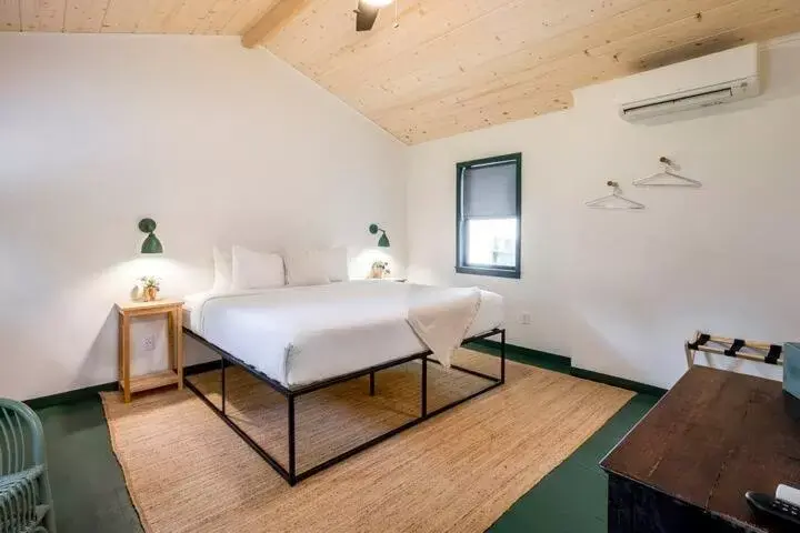 Photo of the whole room, Bed in Piety Hill Cottages