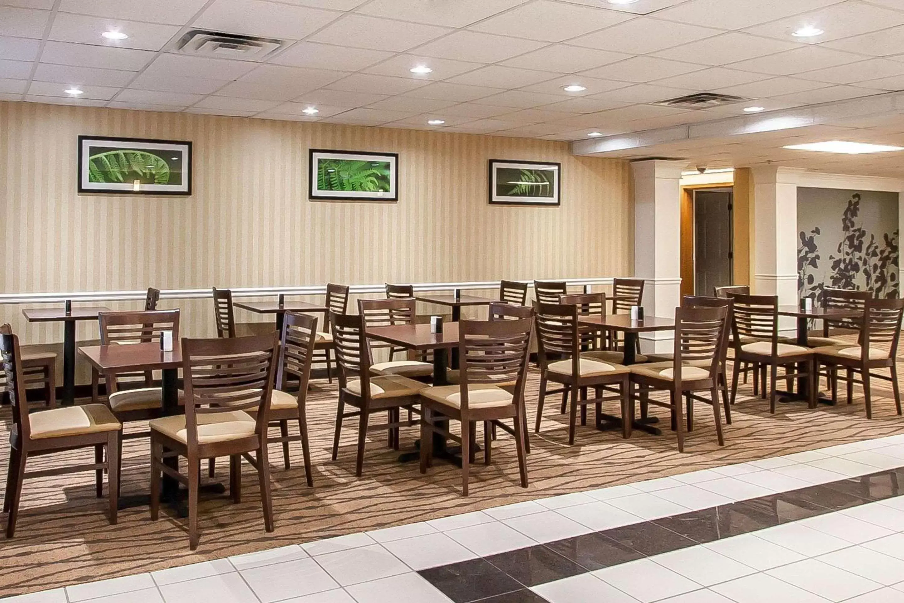 Restaurant/Places to Eat in Sleep Inn & Suites Airport Pearl