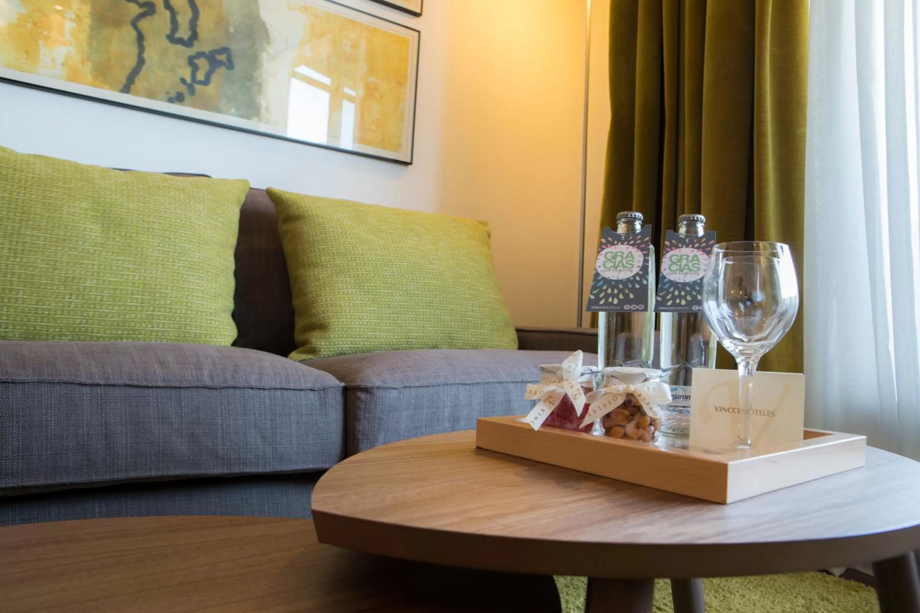 Romantic Getaway - single occupancy in Vincci Centrum