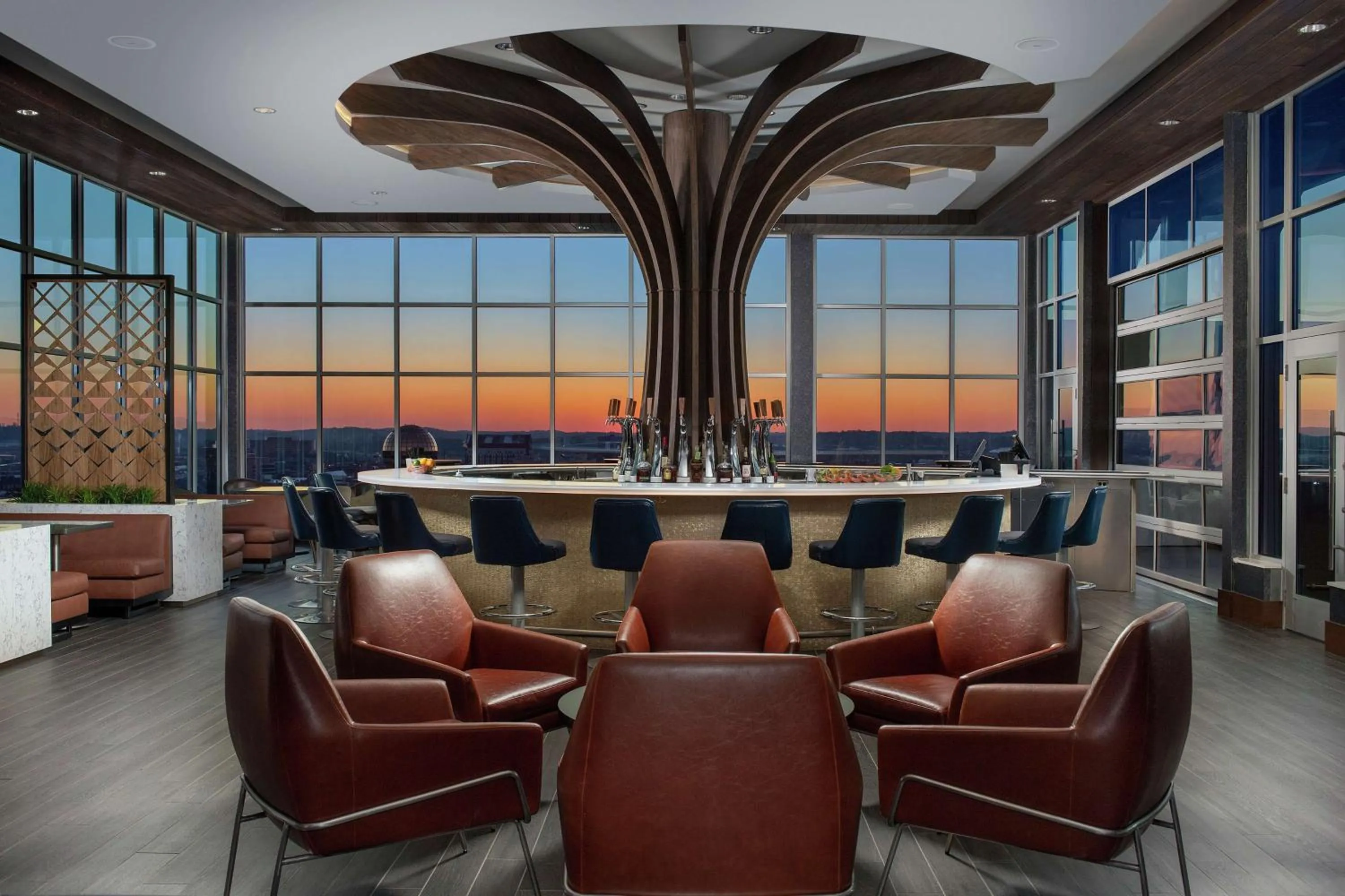 Lounge or bar in Embassy Suites By Hilton Knoxville Downtown