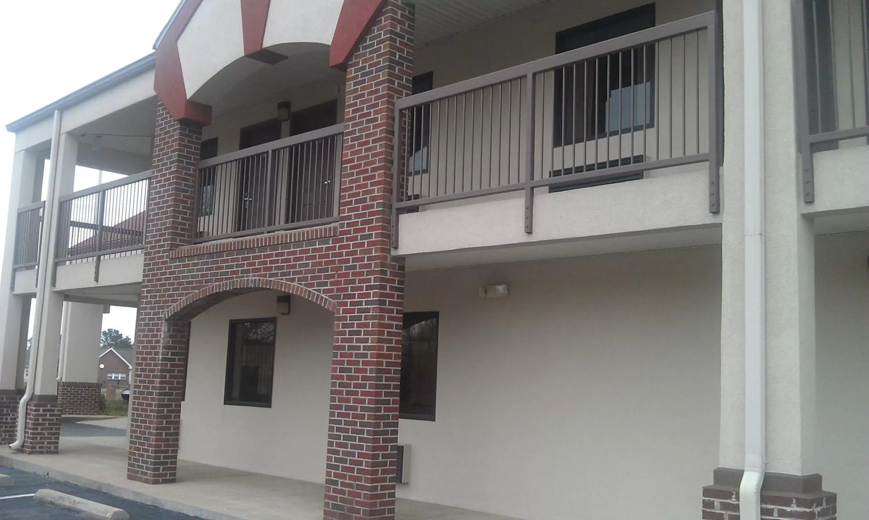 Property Building in GuestHouse Inn Dothan