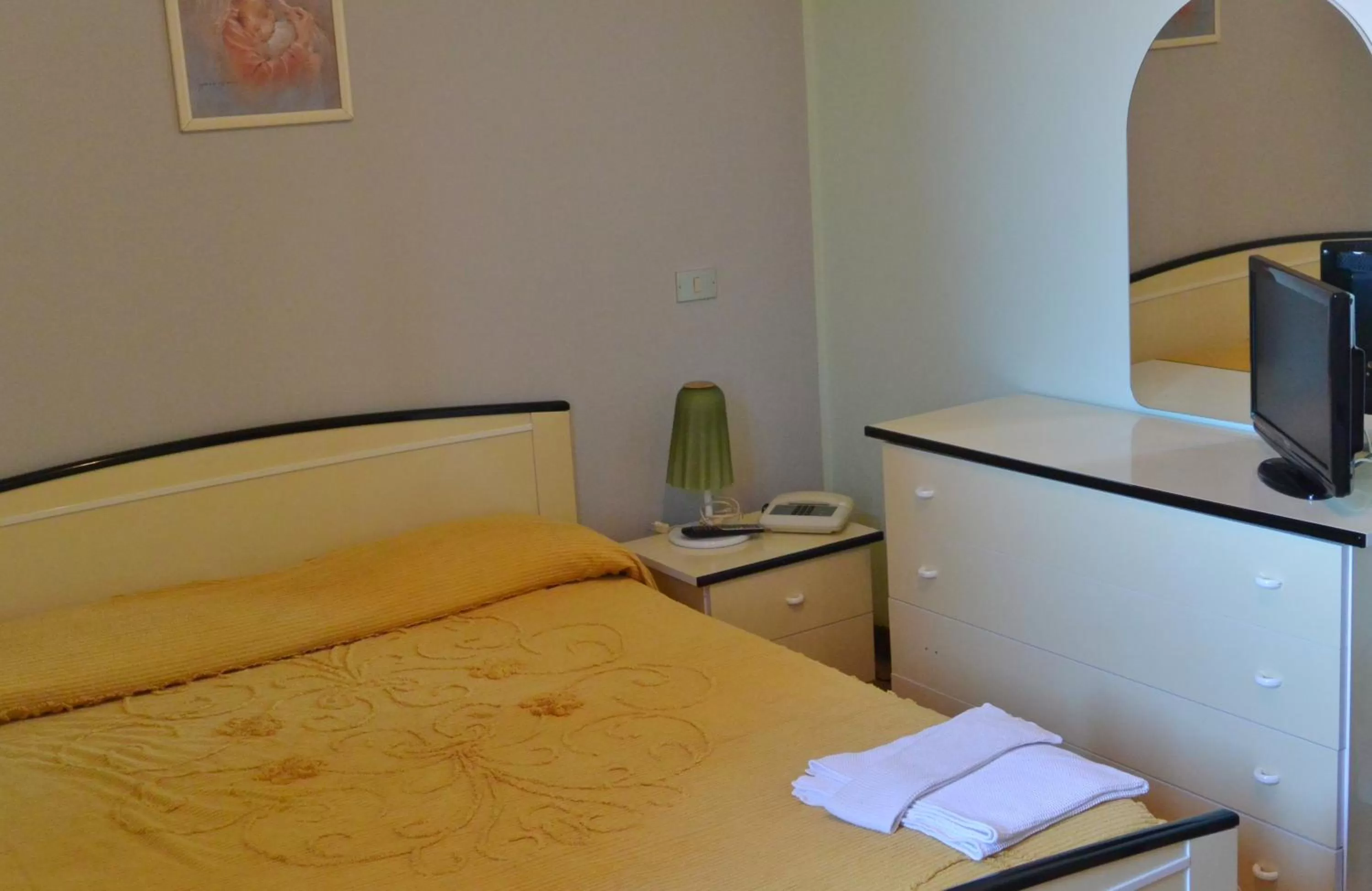 Bed in Albergo Escondido