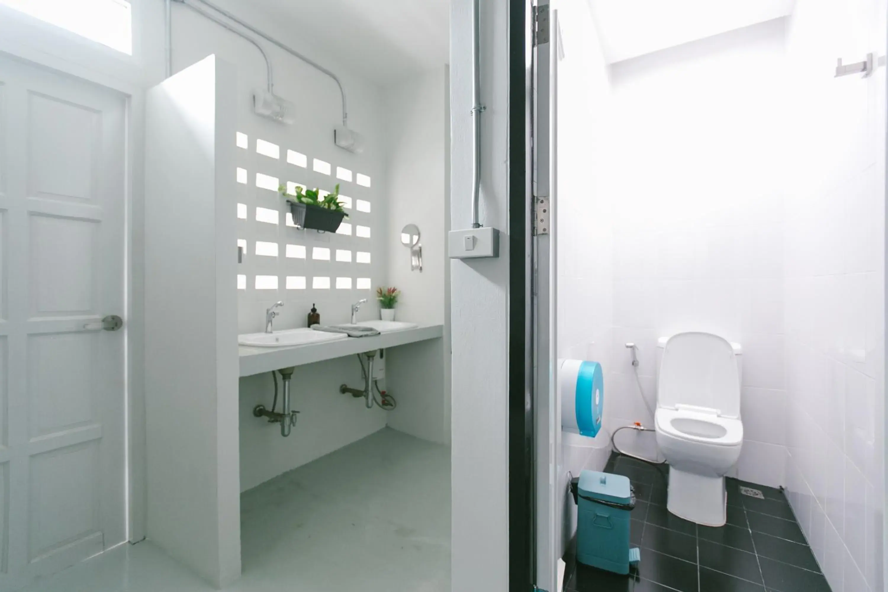 Toilet, Bathroom in Diff Hostel