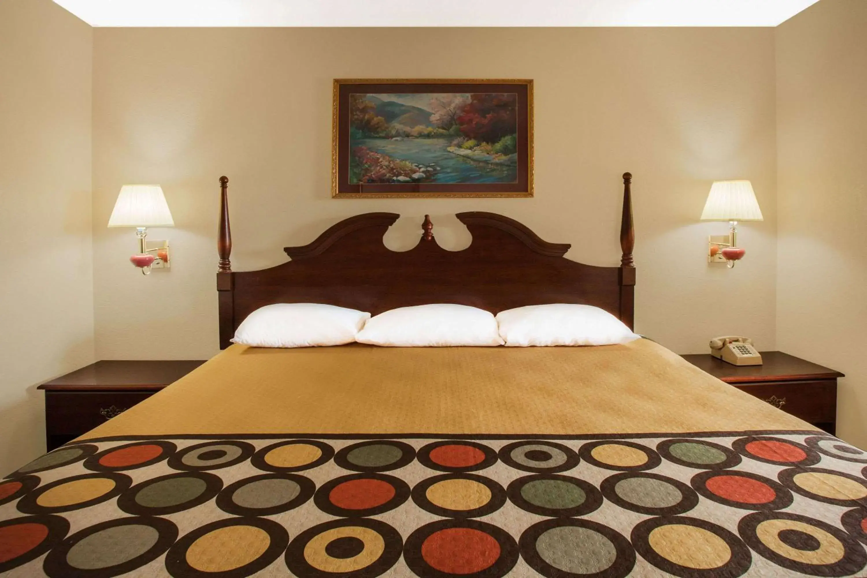 Photo of the whole room, Bed in Super 8 by Wyndham Cabot