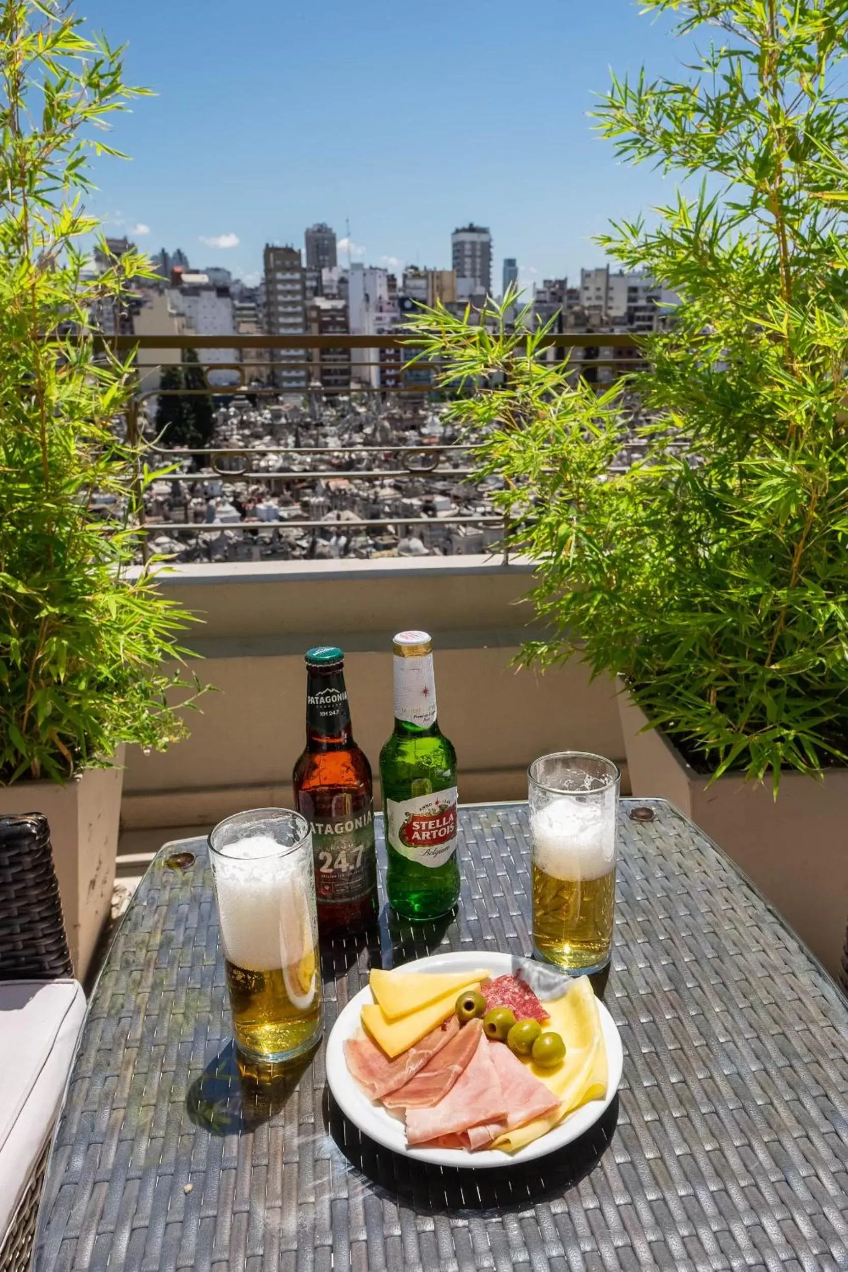 Food and drinks in Urban Suites Recoleta Boutique Hotel