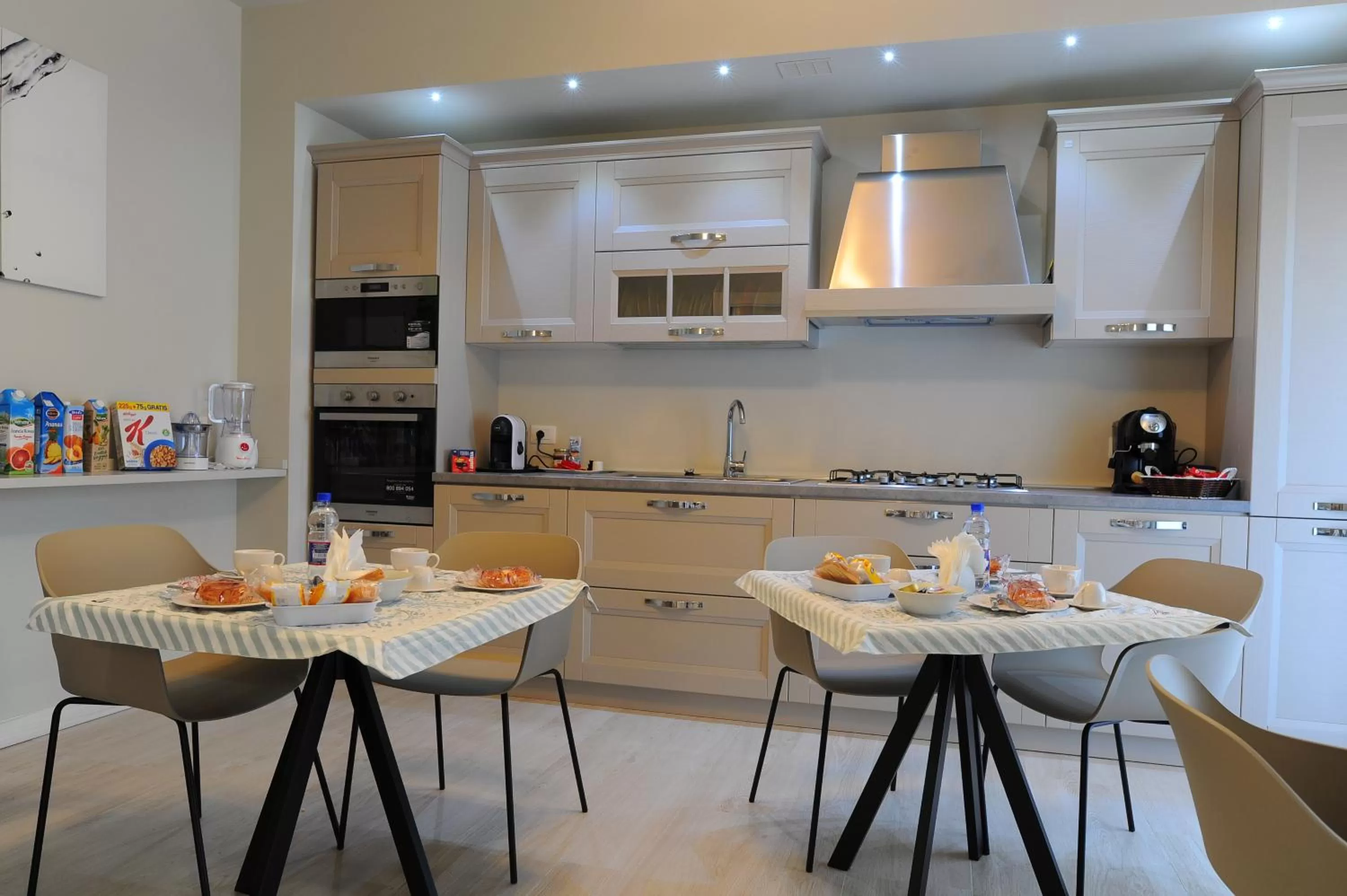 Breakfast in Parnasus