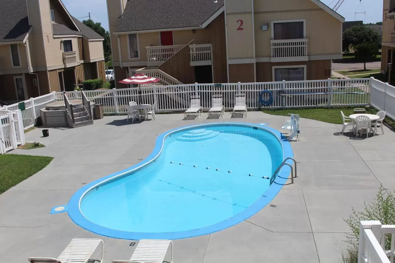 Swimming Pool in Hawthorn Suites Wichita East
