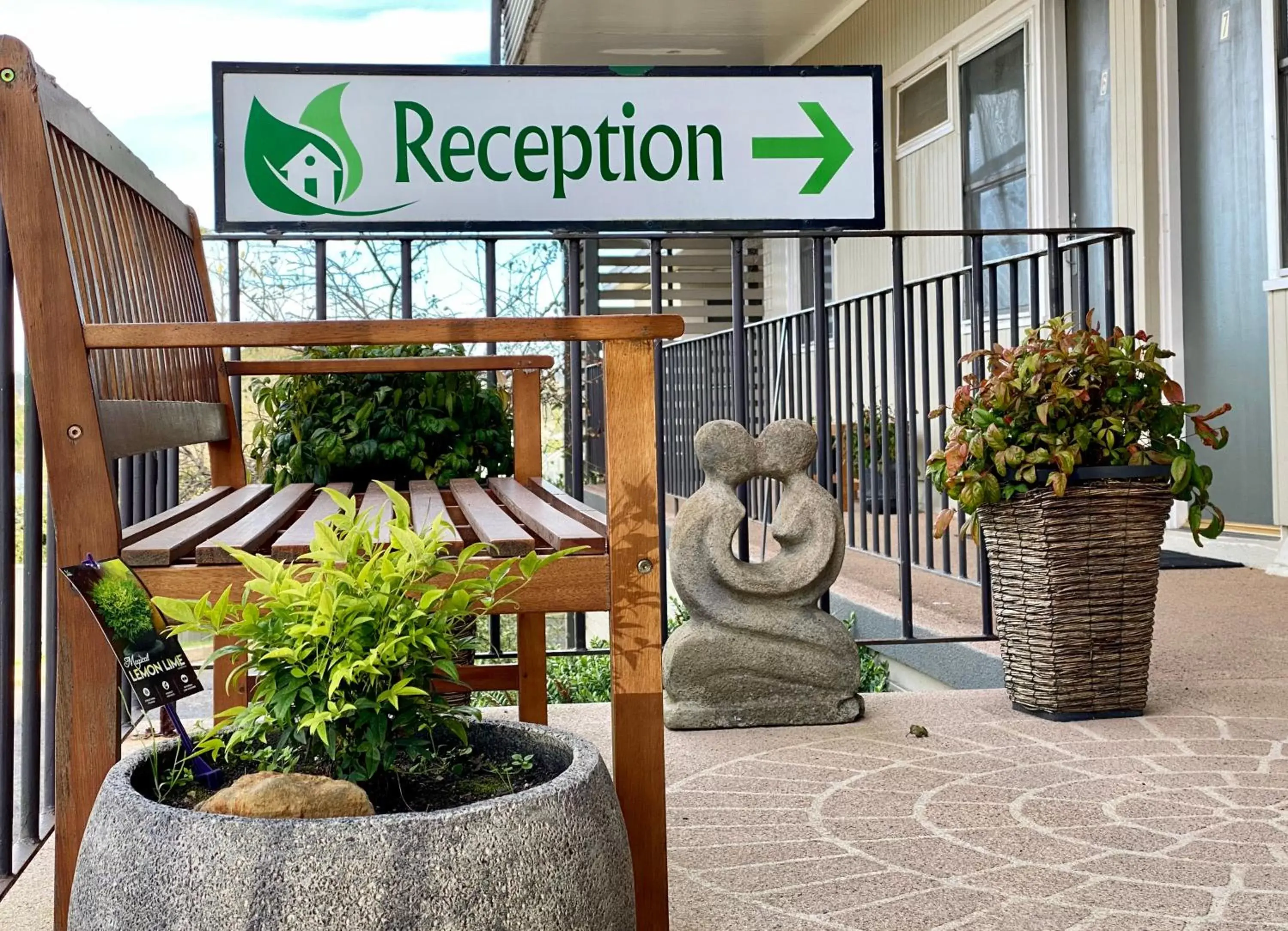 Facade/entrance in Titania Motel Facade/entrance in Titania Motel