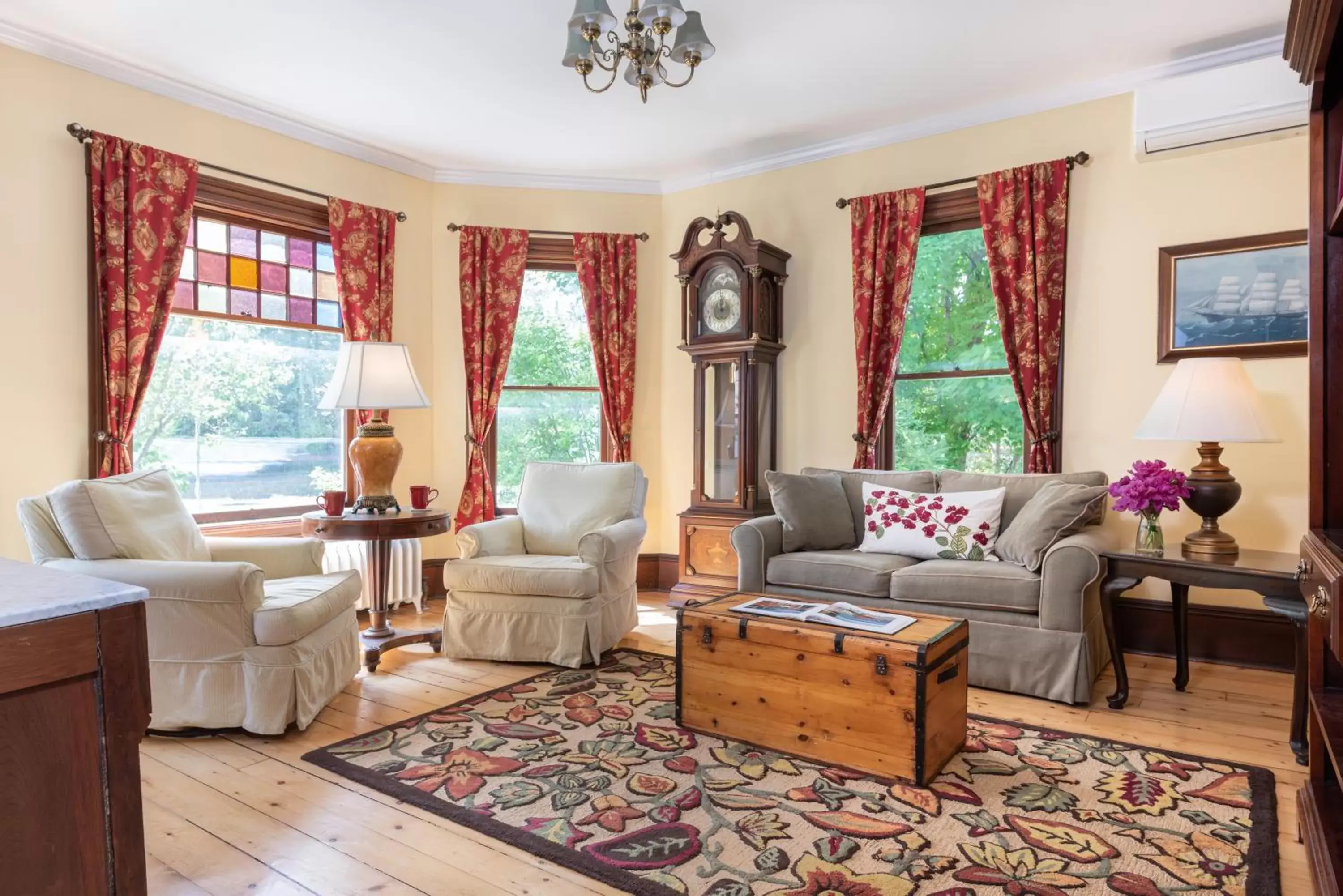 Living room, Seating Area in Sinclair Inn Bed & Breakfast