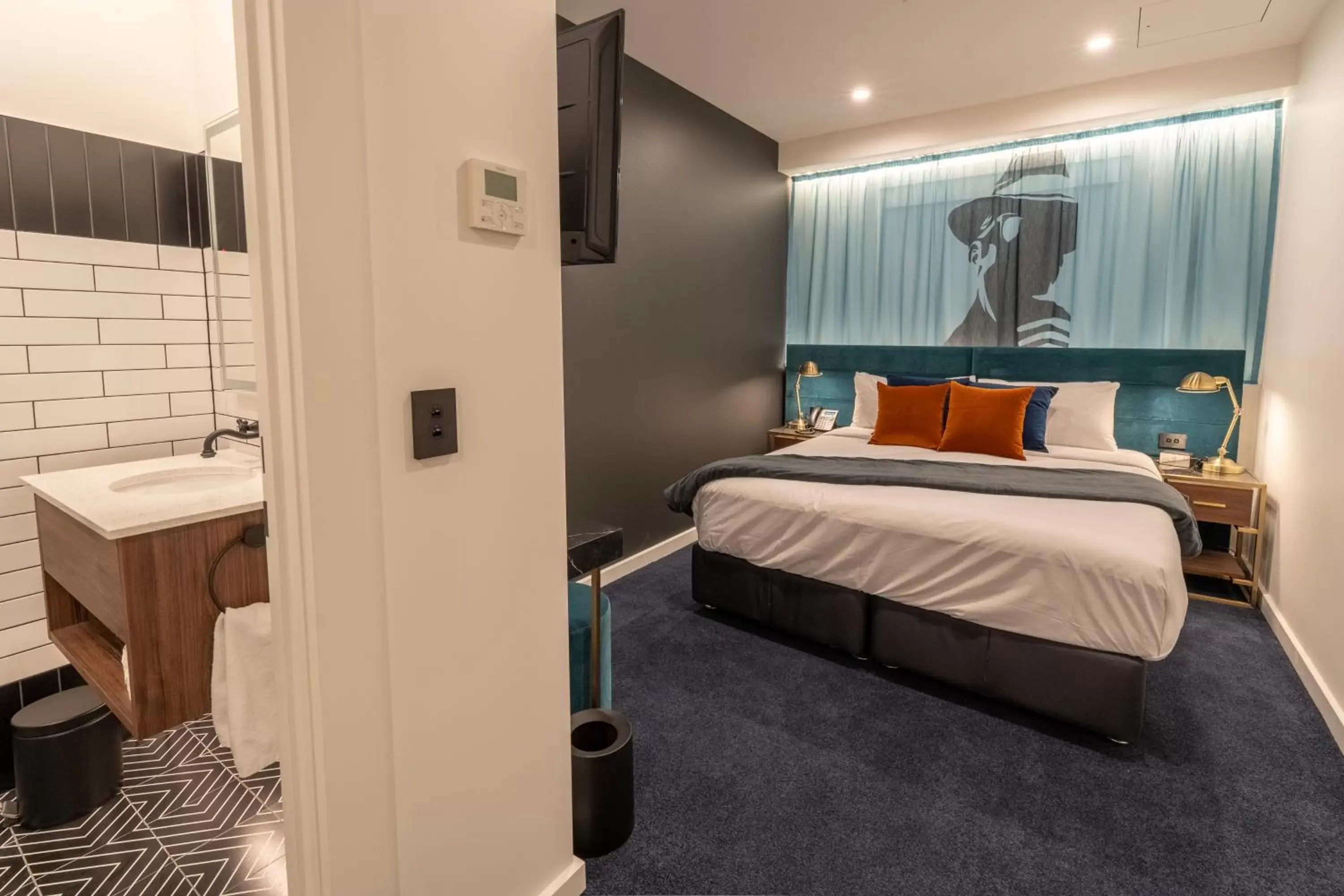 Bedroom, Bed in TRYP by Wyndham Wellington, Tory Street